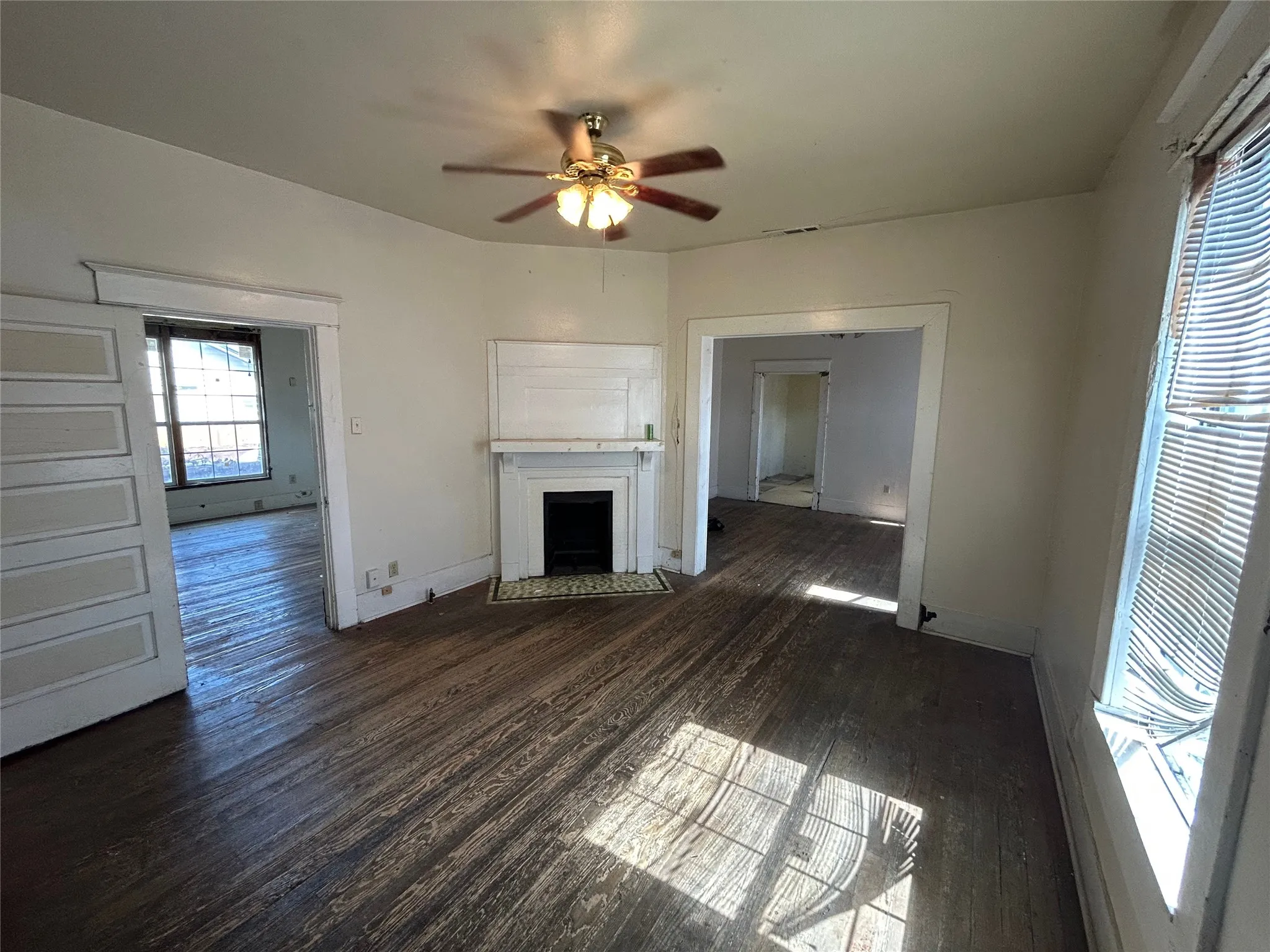 Business For Rent in Dallas County , 428 W 7th Street, Dallas, Texas 75208, 0, 0, Garage spaces, 0 Sqft, built in 1945, mls#21407459, Real Estate Agent in Dallas, Homes For Rent in Dallas county, Homes For Rent in Dallas, Realtor in Dallas Texas, Real Estate Brokerage Independent Realty Texas, Luminita Cordes Realtor