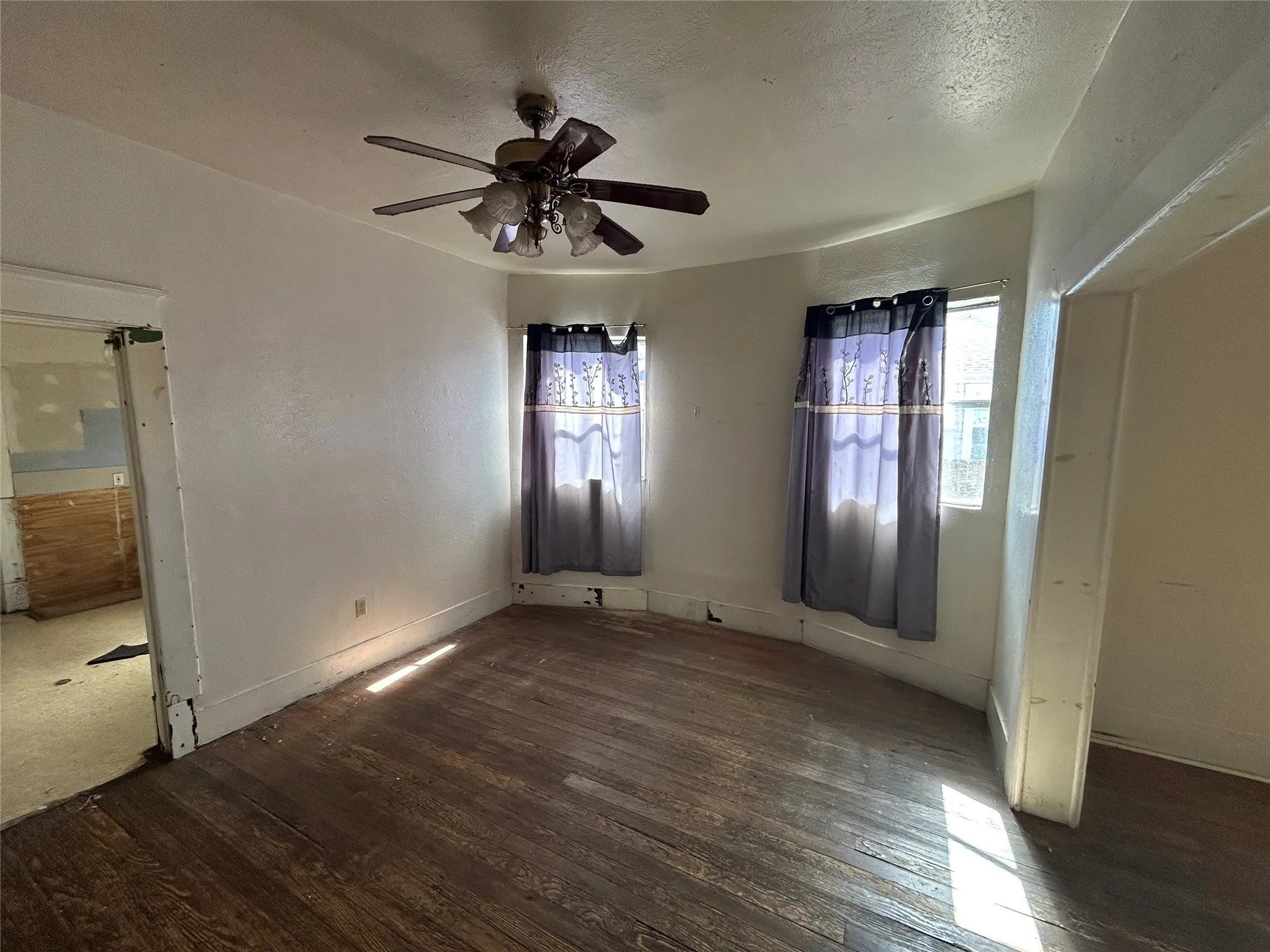 Business For Rent in Dallas County , 428 W 7th Street, Dallas, Texas 75208, 0, 0, Garage spaces, 0 Sqft, built in 1945, mls#21407459, Real Estate Agent in Dallas, Homes For Rent in Dallas county, Homes For Rent in Dallas, Realtor in Dallas Texas, Real Estate Brokerage Independent Realty Texas, Luminita Cordes Realtor