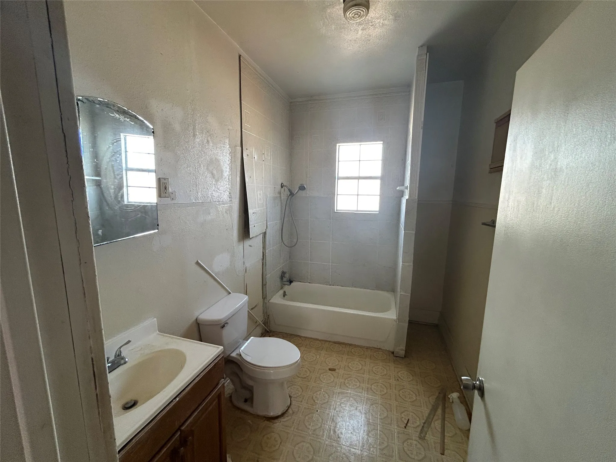 Business For Rent in Dallas County , 428 W 7th Street, Dallas, Texas 75208, 0, 0, Garage spaces, 0 Sqft, built in 1945, mls#21407459, Real Estate Agent in Dallas, Homes For Rent in Dallas county, Homes For Rent in Dallas, Realtor in Dallas Texas, Real Estate Brokerage Independent Realty Texas, Luminita Cordes Realtor