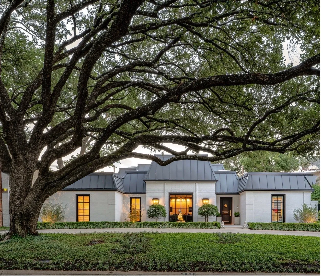 Single Family Residence For Sale in Dallas County , 3838 N Versailles Avenue, Dallas, Texas 75209, 3 Bedroom, 5 Bathroom, 2 Garage spaces, 3,713 Sqft, built in 1958, mls#21407436, Real Estate Agent in Dallas, Homes For Sale in Dallas county, Homes For Sale in Dallas, Realtor in Dallas Texas, Real Estate Brokerage Independent Realty Texas, Luminita Cordes Realtor