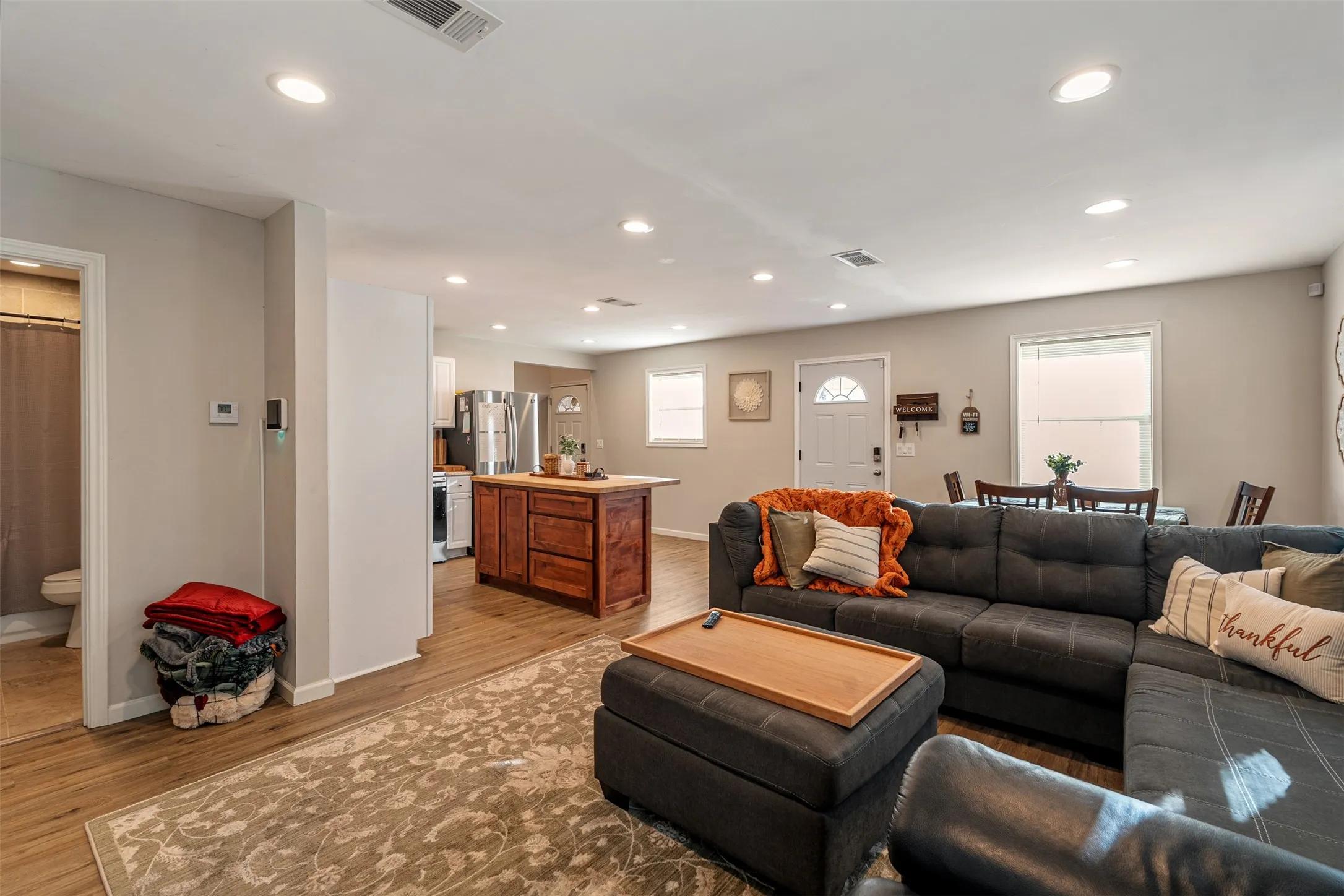Single Family Residence For Sale in Henderson County , 118 Red Bud Road, Gun Barrel City, Texas 75156, 3 Bedroom, 3 Bathroom, Garage spaces, 1,768 Sqft, built in 0, mls#21407442, Real Estate Agent in Gun Barrel City, Homes For Sale in Henderson county, Homes For Sale in Gun Barrel City, Realtor in Gun Barrel City Texas, Real Estate Brokerage Independent Realty Texas, Luminita Cordes Realtor
