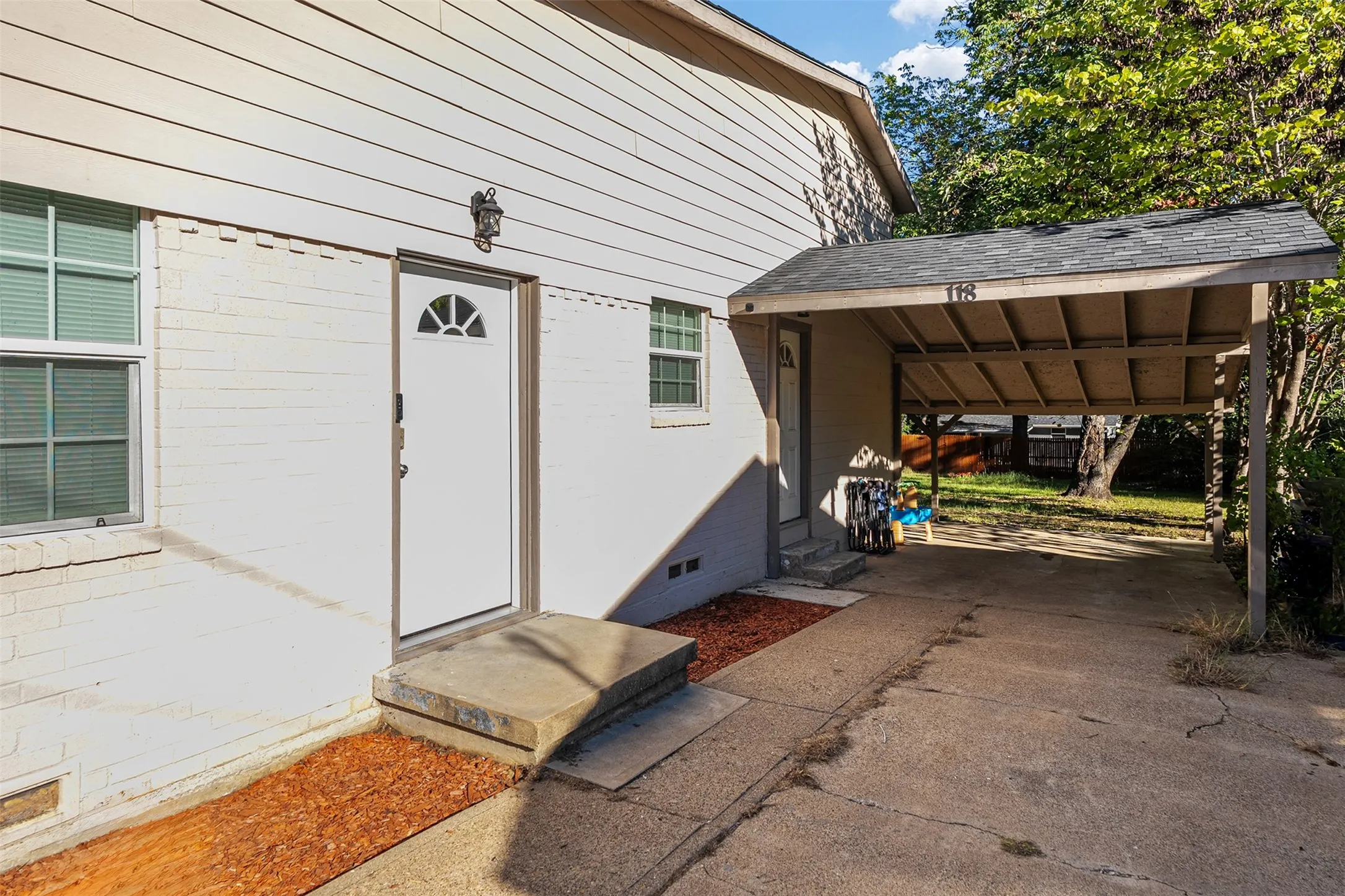 Single Family Residence For Sale in Henderson County , 118 Red Bud Road, Gun Barrel City, Texas 75156, 3 Bedroom, 3 Bathroom, Garage spaces, 1,768 Sqft, built in 0, mls#21407442, Real Estate Agent in Gun Barrel City, Homes For Sale in Henderson county, Homes For Sale in Gun Barrel City, Realtor in Gun Barrel City Texas, Real Estate Brokerage Independent Realty Texas, Luminita Cordes Realtor