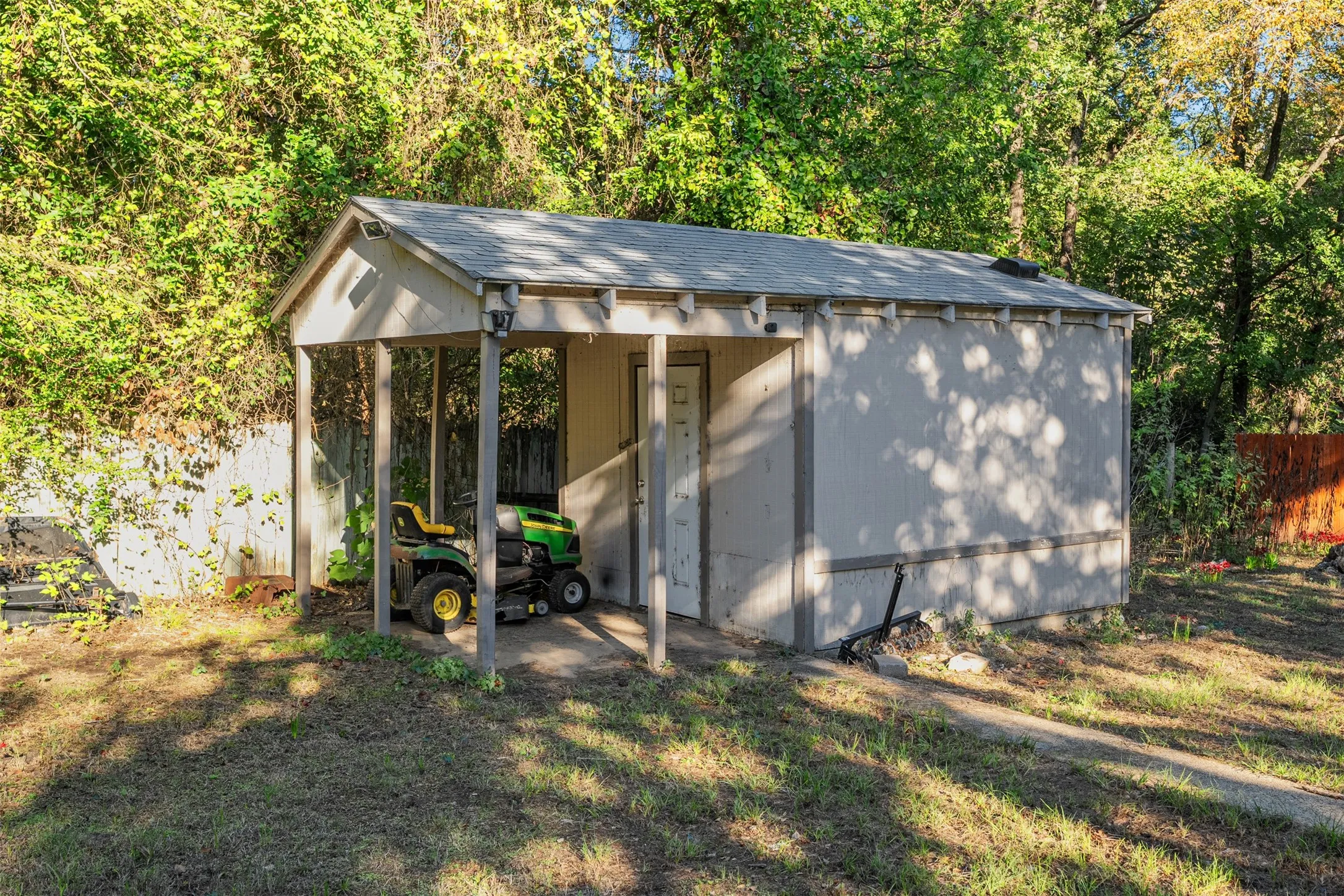 Single Family Residence For Sale in Henderson County , 118 Red Bud Road, Gun Barrel City, Texas 75156, 3 Bedroom, 3 Bathroom, Garage spaces, 1,768 Sqft, built in 0, mls#21407442, Real Estate Agent in Gun Barrel City, Homes For Sale in Henderson county, Homes For Sale in Gun Barrel City, Realtor in Gun Barrel City Texas, Real Estate Brokerage Independent Realty Texas, Luminita Cordes Realtor