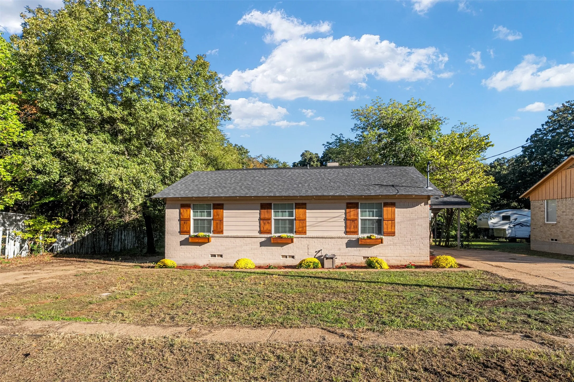 Single Family Residence For Sale in Henderson County , 118 Red Bud Road, Gun Barrel City, Texas 75156, 3 Bedroom, 3 Bathroom, Garage spaces, 1,768 Sqft, built in 0, mls#21407442, Real Estate Agent in Gun Barrel City, Homes For Sale in Henderson county, Homes For Sale in Gun Barrel City, Realtor in Gun Barrel City Texas, Real Estate Brokerage Independent Realty Texas, Luminita Cordes Realtor