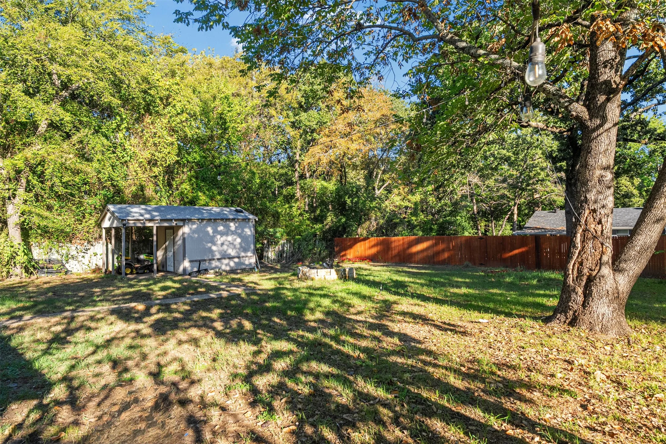Single Family Residence For Sale in Henderson County , 118 Red Bud Road, Gun Barrel City, Texas 75156, 3 Bedroom, 3 Bathroom, Garage spaces, 1,768 Sqft, built in 0, mls#21407442, Real Estate Agent in Gun Barrel City, Homes For Sale in Henderson county, Homes For Sale in Gun Barrel City, Realtor in Gun Barrel City Texas, Real Estate Brokerage Independent Realty Texas, Luminita Cordes Realtor