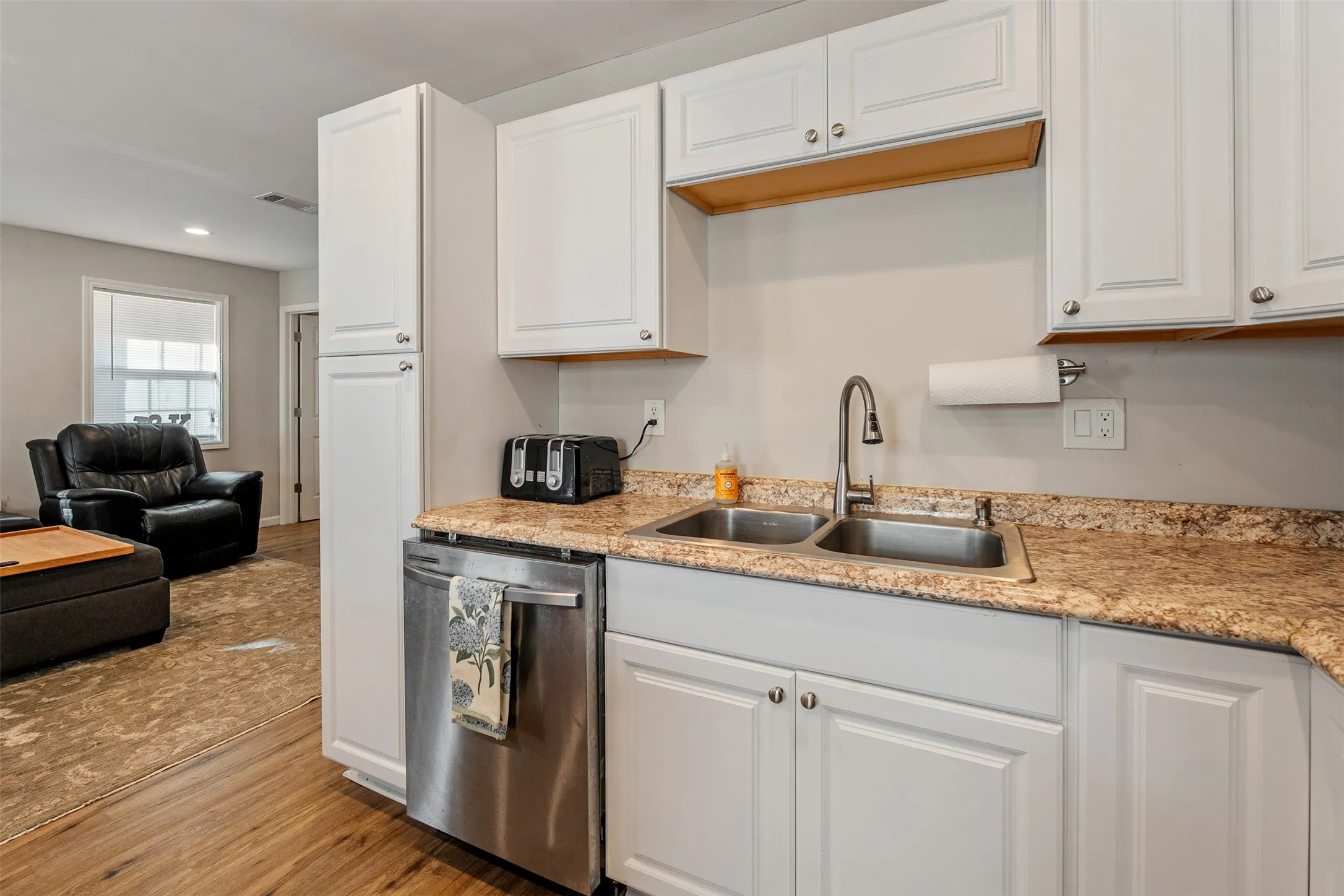 Single Family Residence For Sale in Henderson County , 118 Red Bud Road, Gun Barrel City, Texas 75156, 3 Bedroom, 3 Bathroom, Garage spaces, 1,768 Sqft, built in 0, mls#21407442, Real Estate Agent in Gun Barrel City, Homes For Sale in Henderson county, Homes For Sale in Gun Barrel City, Realtor in Gun Barrel City Texas, Real Estate Brokerage Independent Realty Texas, Luminita Cordes Realtor