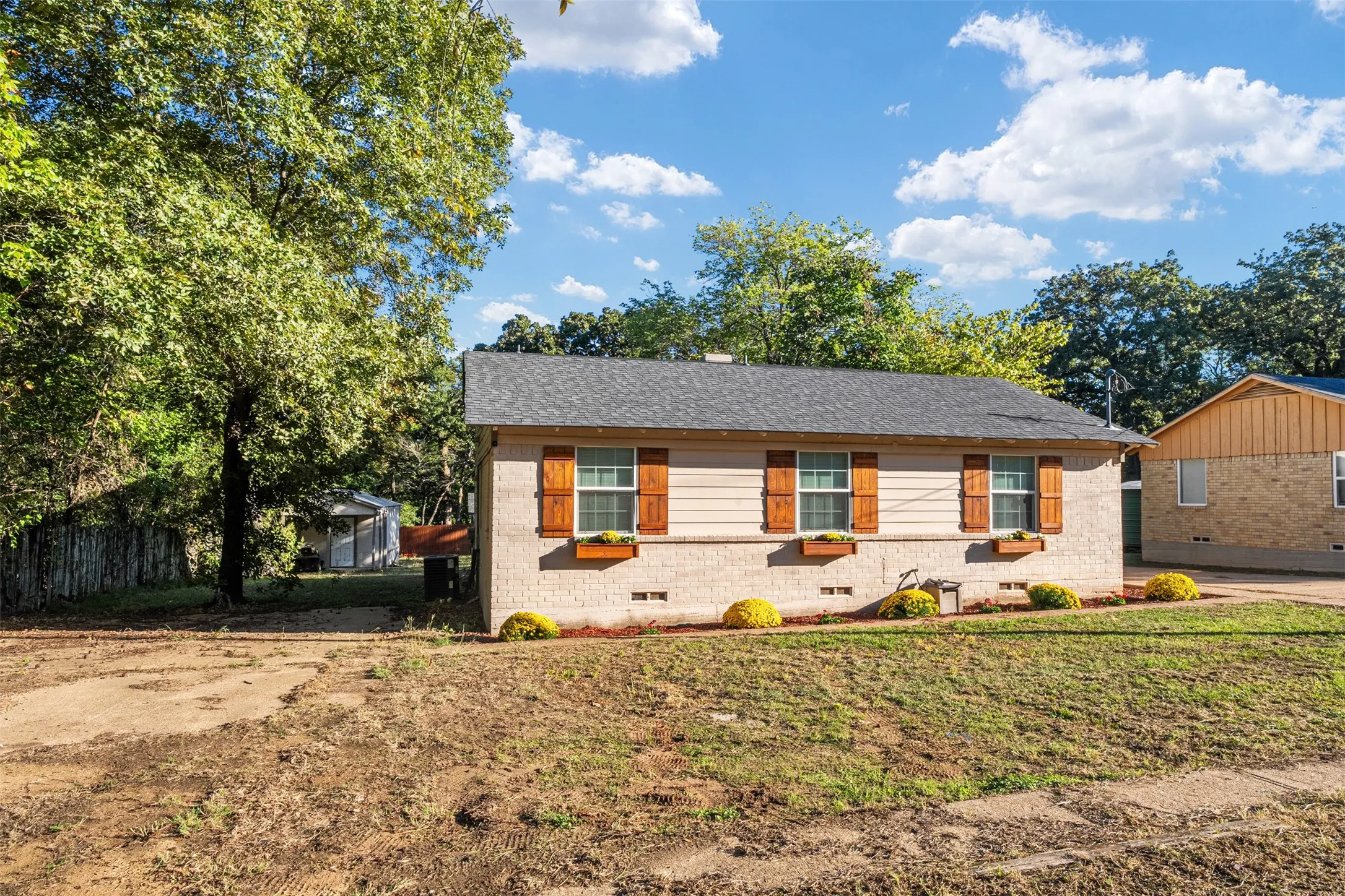 Single Family Residence For Sale in Henderson County , 118 Red Bud Road, Gun Barrel City, Texas 75156, 3 Bedroom, 3 Bathroom, Garage spaces, 1,768 Sqft, built in 0, mls#21407442, Real Estate Agent in Gun Barrel City, Homes For Sale in Henderson county, Homes For Sale in Gun Barrel City, Realtor in Gun Barrel City Texas, Real Estate Brokerage Independent Realty Texas, Luminita Cordes Realtor