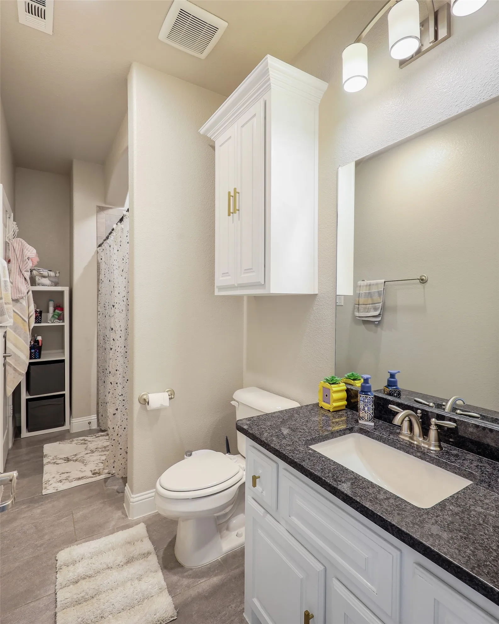 Full bath area in upstairs bath #3