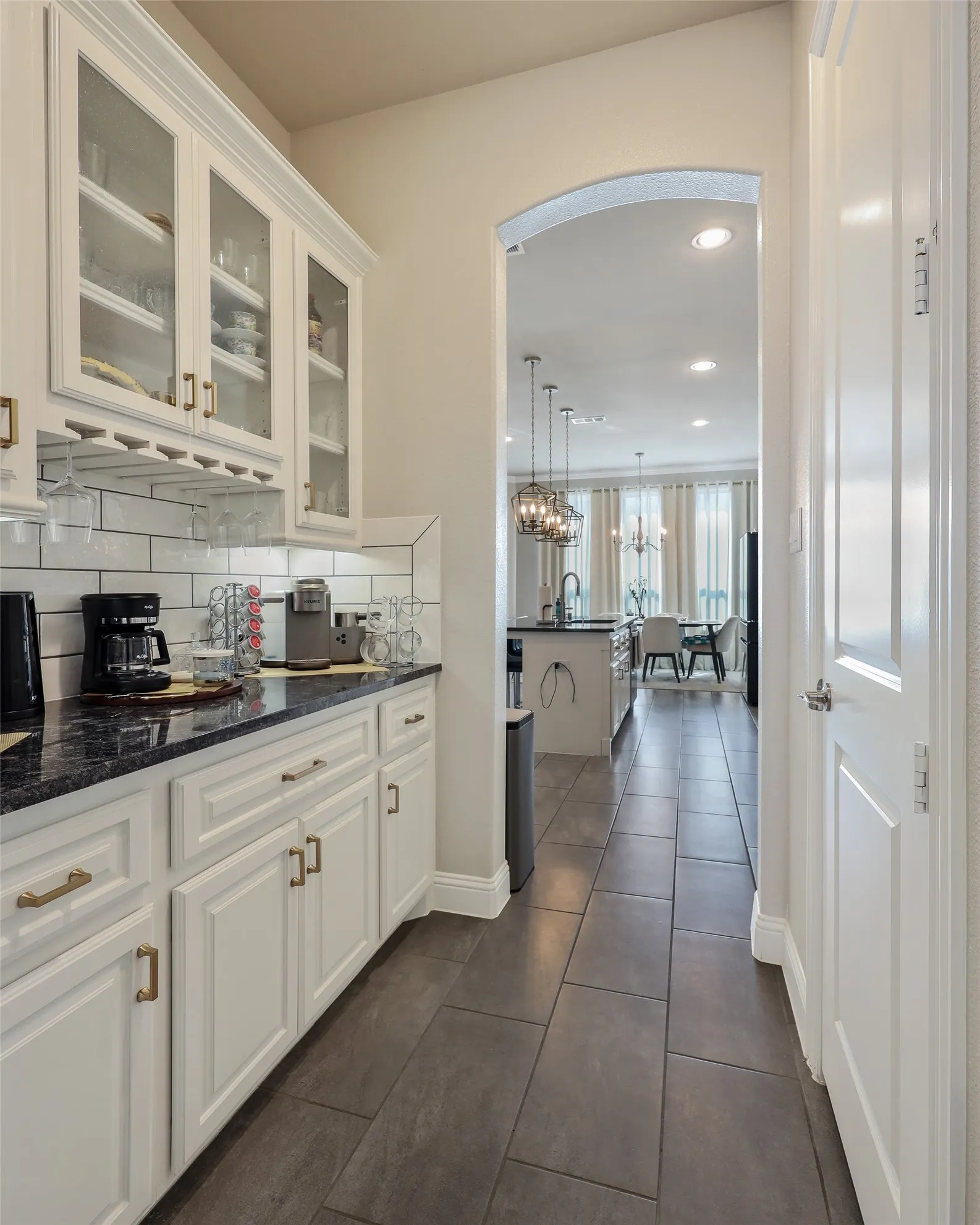 Butler's pantry and walk in pantry