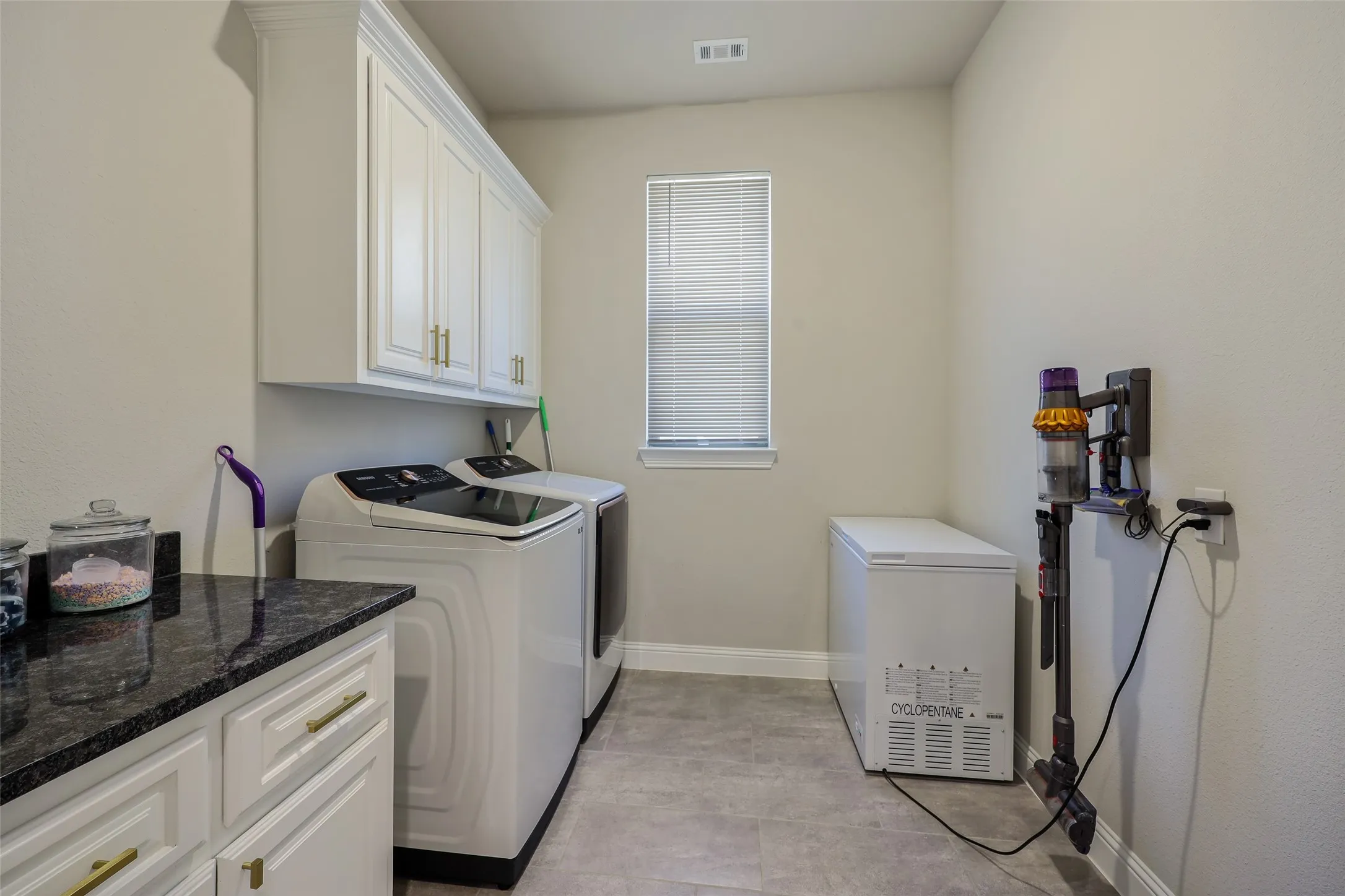 Single Family Residence For Sale in Collin County , 1800 Shavano Way, Prosper, Texas 75078, 4 Bedroom, 5 Bathroom, 2 Garage spaces, 3,950 Sqft, built in 2017, mls#21401075, Real Estate Agent in Prosper, Homes For Sale in Collin county, Homes For Sale in Prosper, Realtor in Prosper Texas, Real Estate Brokerage Independent Realty Texas, Luminita Cordes Realtor
