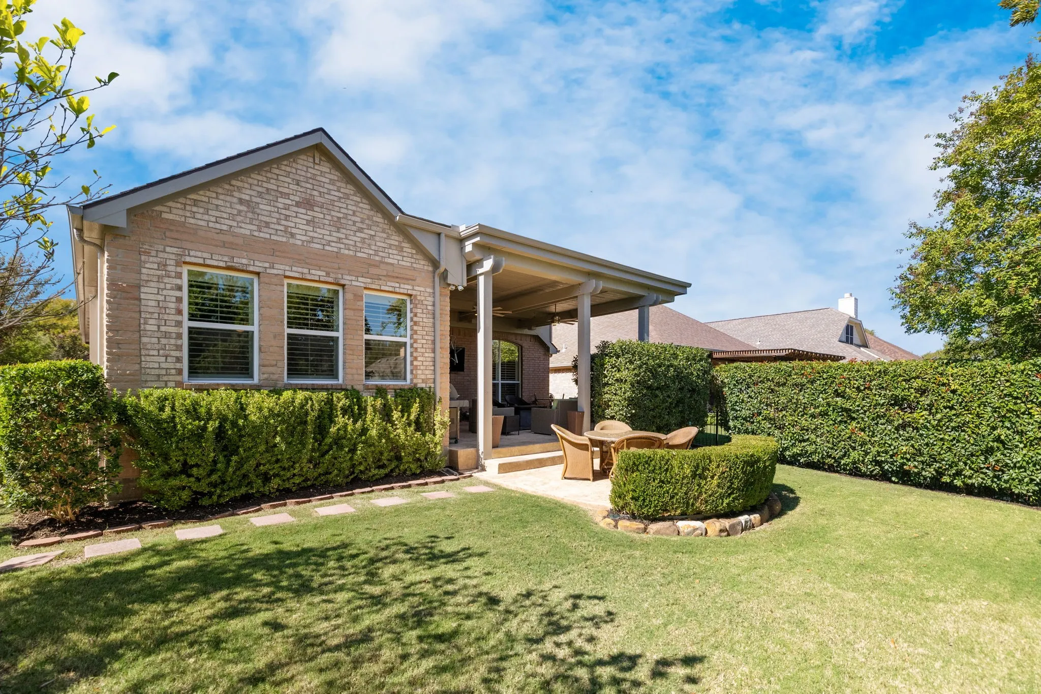 Single Family Residence For Sale in Collin County , 292 Cheyenne Drive, Fairview, Texas 75069, 2 Bedroom, 2 Bathroom, 2 Garage spaces, 2,421 Sqft, built in 2004, mls#21407454, Real Estate Agent in Fairview, Homes For Sale in Collin county, Homes For Sale in Fairview, Realtor in Fairview Texas, Real Estate Brokerage Independent Realty Texas, Luminita Cordes Realtor