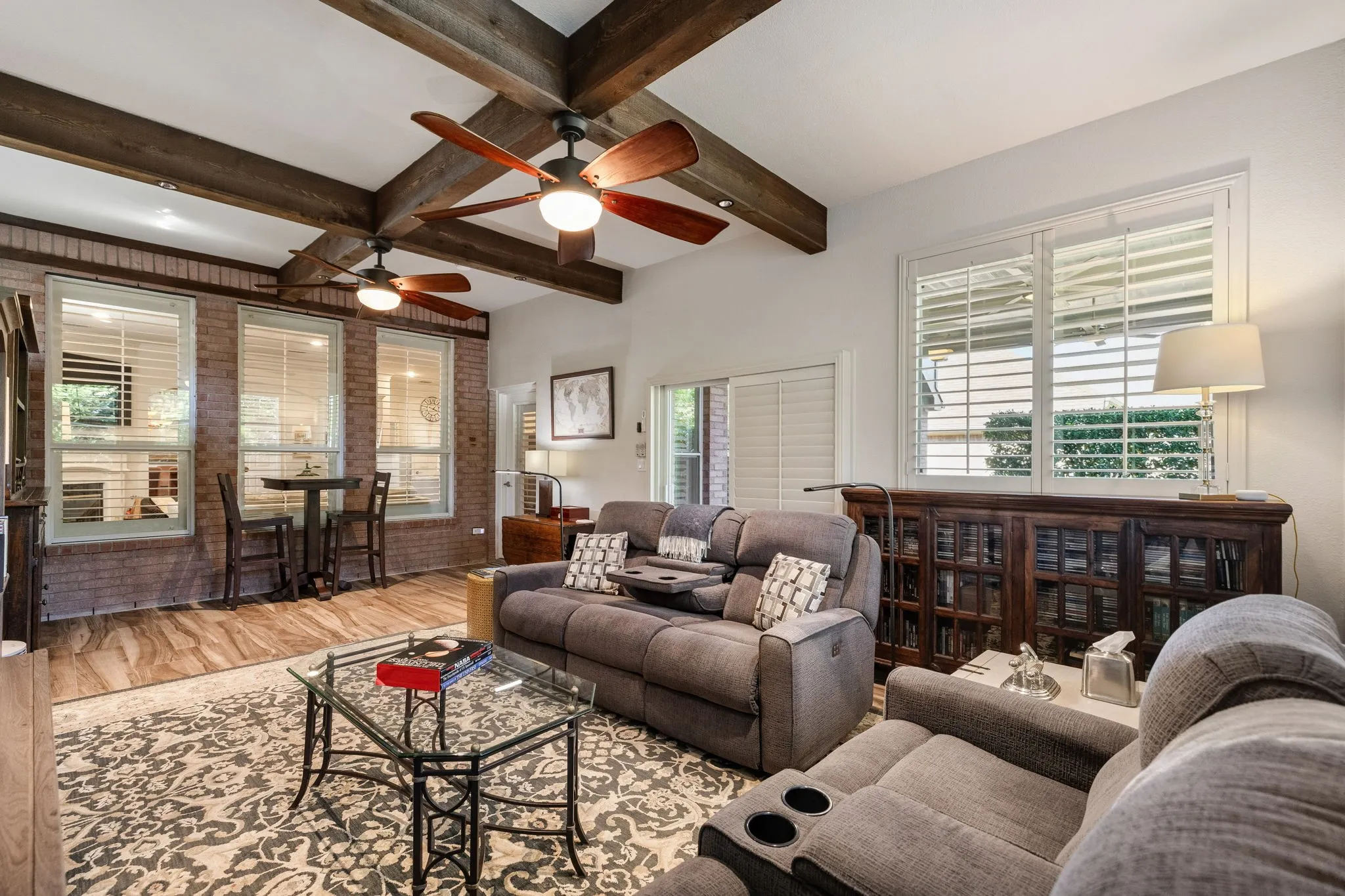 Single Family Residence For Sale in Collin County , 292 Cheyenne Drive, Fairview, Texas 75069, 2 Bedroom, 2 Bathroom, 2 Garage spaces, 2,421 Sqft, built in 2004, mls#21407454, Real Estate Agent in Fairview, Homes For Sale in Collin county, Homes For Sale in Fairview, Realtor in Fairview Texas, Real Estate Brokerage Independent Realty Texas, Luminita Cordes Realtor