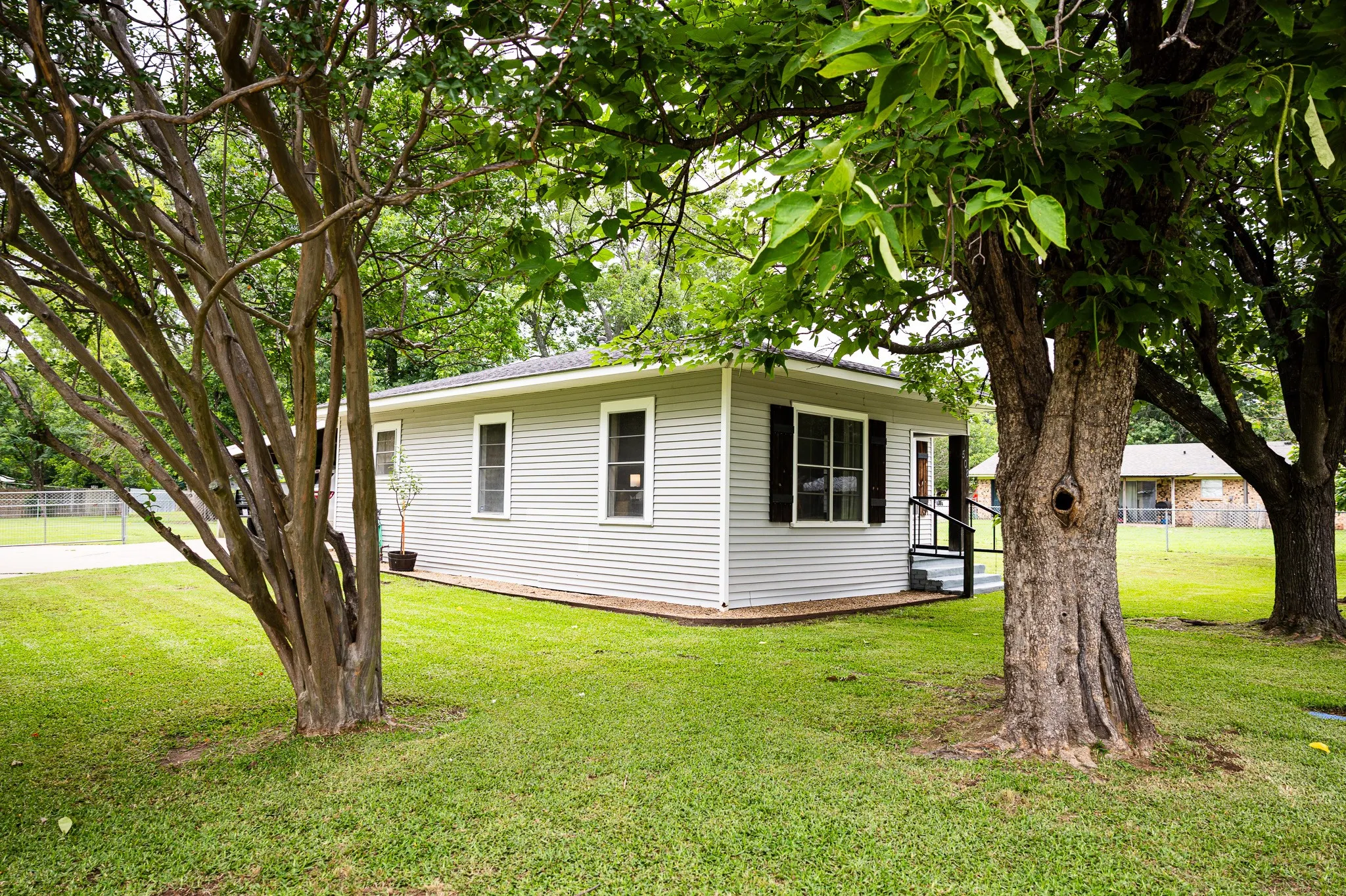 Single Family Residence For Sale in Franklin (TX) County , 508 Fleming St., Mount Vernon, Texas 75457, 2 Bedroom, 1 Bathroom, Garage spaces, 1,193 Sqft, built in 1980, mls#21405106, Real Estate Agent in Mount Vernon, Homes For Sale in Franklin (TX) county, Homes For Sale in Mount Vernon, Realtor in Mount Vernon Texas, Real Estate Brokerage Independent Realty Texas, Luminita Cordes Realtor
