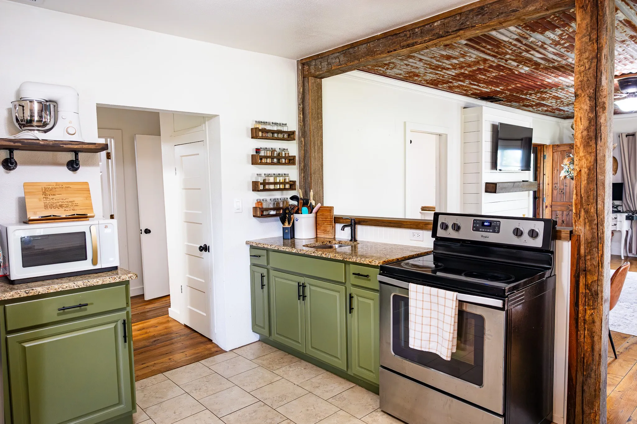 Single Family Residence For Sale in Franklin (TX) County , 508 Fleming St., Mount Vernon, Texas 75457, 2 Bedroom, 1 Bathroom, Garage spaces, 1,193 Sqft, built in 1980, mls#21405106, Real Estate Agent in Mount Vernon, Homes For Sale in Franklin (TX) county, Homes For Sale in Mount Vernon, Realtor in Mount Vernon Texas, Real Estate Brokerage Independent Realty Texas, Luminita Cordes Realtor
