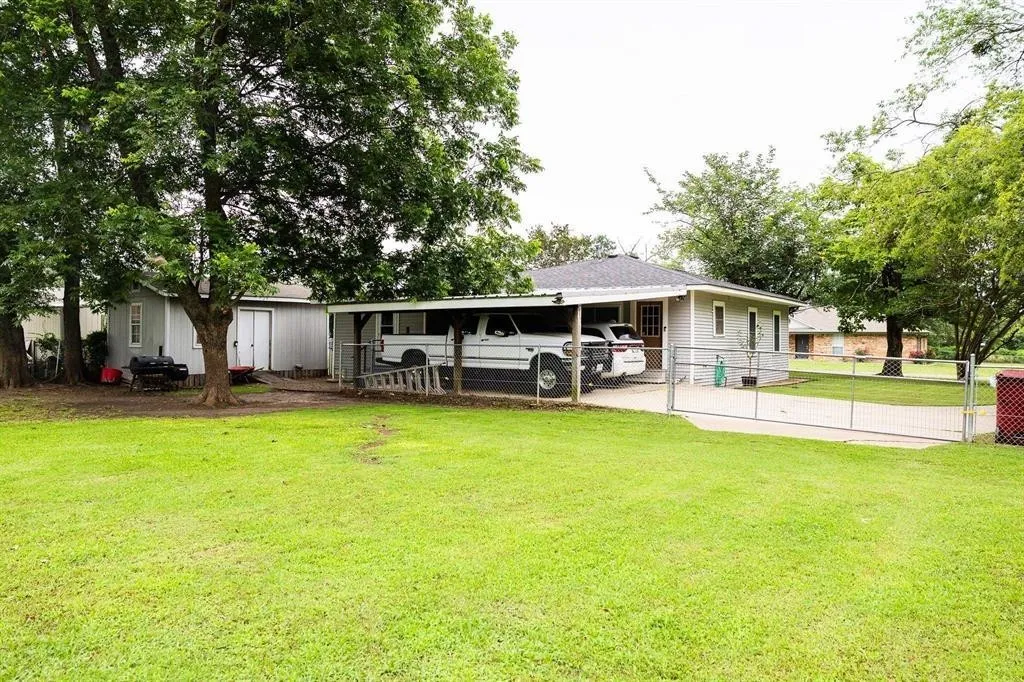 Single Family Residence For Sale in Franklin (TX) County , 508 Fleming St., Mount Vernon, Texas 75457, 2 Bedroom, 1 Bathroom, Garage spaces, 1,193 Sqft, built in 1980, mls#21405106, Real Estate Agent in Mount Vernon, Homes For Sale in Franklin (TX) county, Homes For Sale in Mount Vernon, Realtor in Mount Vernon Texas, Real Estate Brokerage Independent Realty Texas, Luminita Cordes Realtor