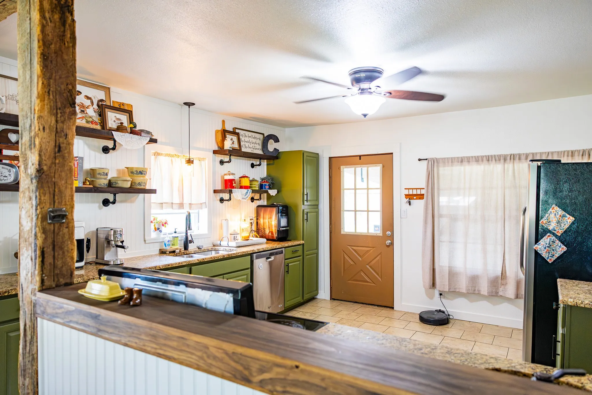 Single Family Residence For Sale in Franklin (TX) County , 508 Fleming St., Mount Vernon, Texas 75457, 2 Bedroom, 1 Bathroom, Garage spaces, 1,193 Sqft, built in 1980, mls#21405106, Real Estate Agent in Mount Vernon, Homes For Sale in Franklin (TX) county, Homes For Sale in Mount Vernon, Realtor in Mount Vernon Texas, Real Estate Brokerage Independent Realty Texas, Luminita Cordes Realtor