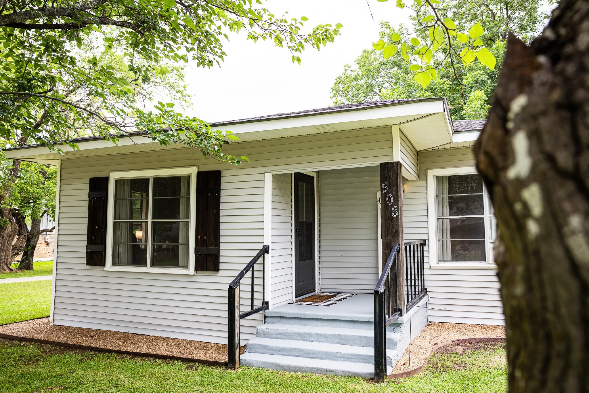 Single Family Residence For Sale in Franklin (TX) County , 508 Fleming St., Mount Vernon, Texas 75457, 2 Bedroom, 1 Bathroom, Garage spaces, 1,193 Sqft, built in 1980, mls#21405106, Real Estate Agent in Mount Vernon, Homes For Sale in Franklin (TX) county, Homes For Sale in Mount Vernon, Realtor in Mount Vernon Texas, Real Estate Brokerage Independent Realty Texas, Luminita Cordes Realtor