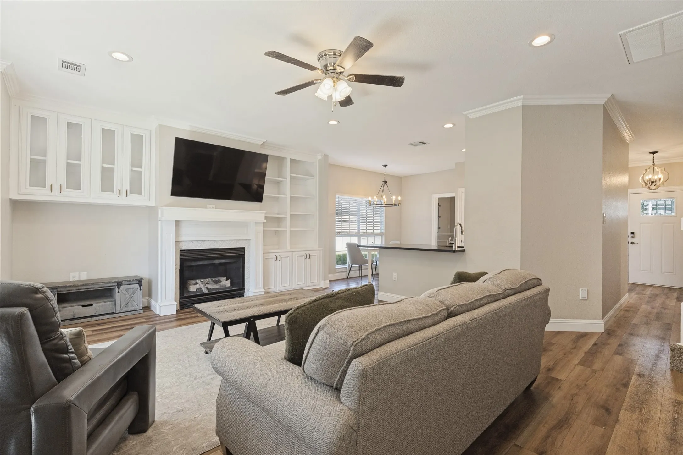 Spacious living room right off the kitchen