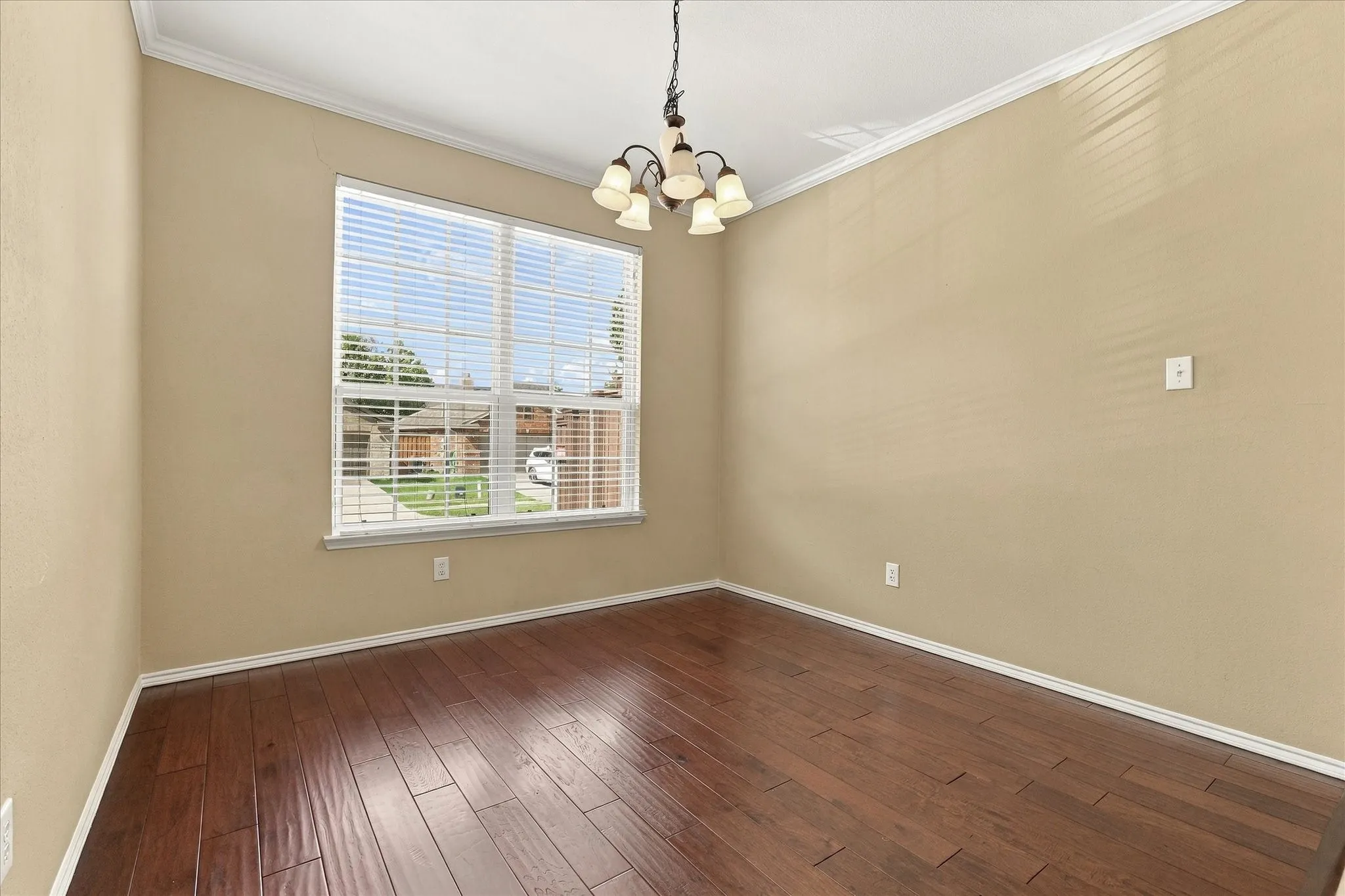 Single Family Residence For Rent in Collin County , 5832 Pebble Ridge Drive, Mc Kinney, Texas 75070, 3 Bedroom, 2 Bathroom, 2 Garage spaces, 2,098 Sqft, built in 2008, mls#21406938, Real Estate Agent in Mc Kinney, Homes For Rent in Collin county, Homes For Rent in Mc Kinney, Realtor in Mc Kinney Texas, Real Estate Brokerage Independent Realty Texas, Luminita Cordes Realtor