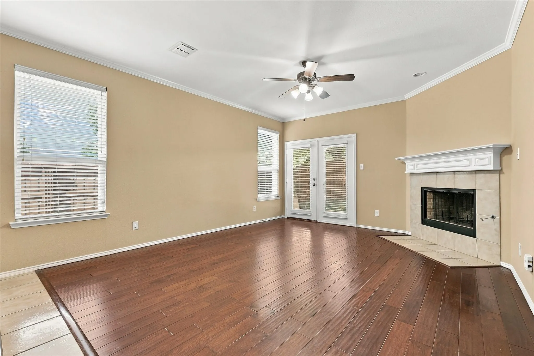 Single Family Residence For Rent in Collin County , 5832 Pebble Ridge Drive, Mc Kinney, Texas 75070, 3 Bedroom, 2 Bathroom, 2 Garage spaces, 2,098 Sqft, built in 2008, mls#21406938, Real Estate Agent in Mc Kinney, Homes For Rent in Collin county, Homes For Rent in Mc Kinney, Realtor in Mc Kinney Texas, Real Estate Brokerage Independent Realty Texas, Luminita Cordes Realtor
