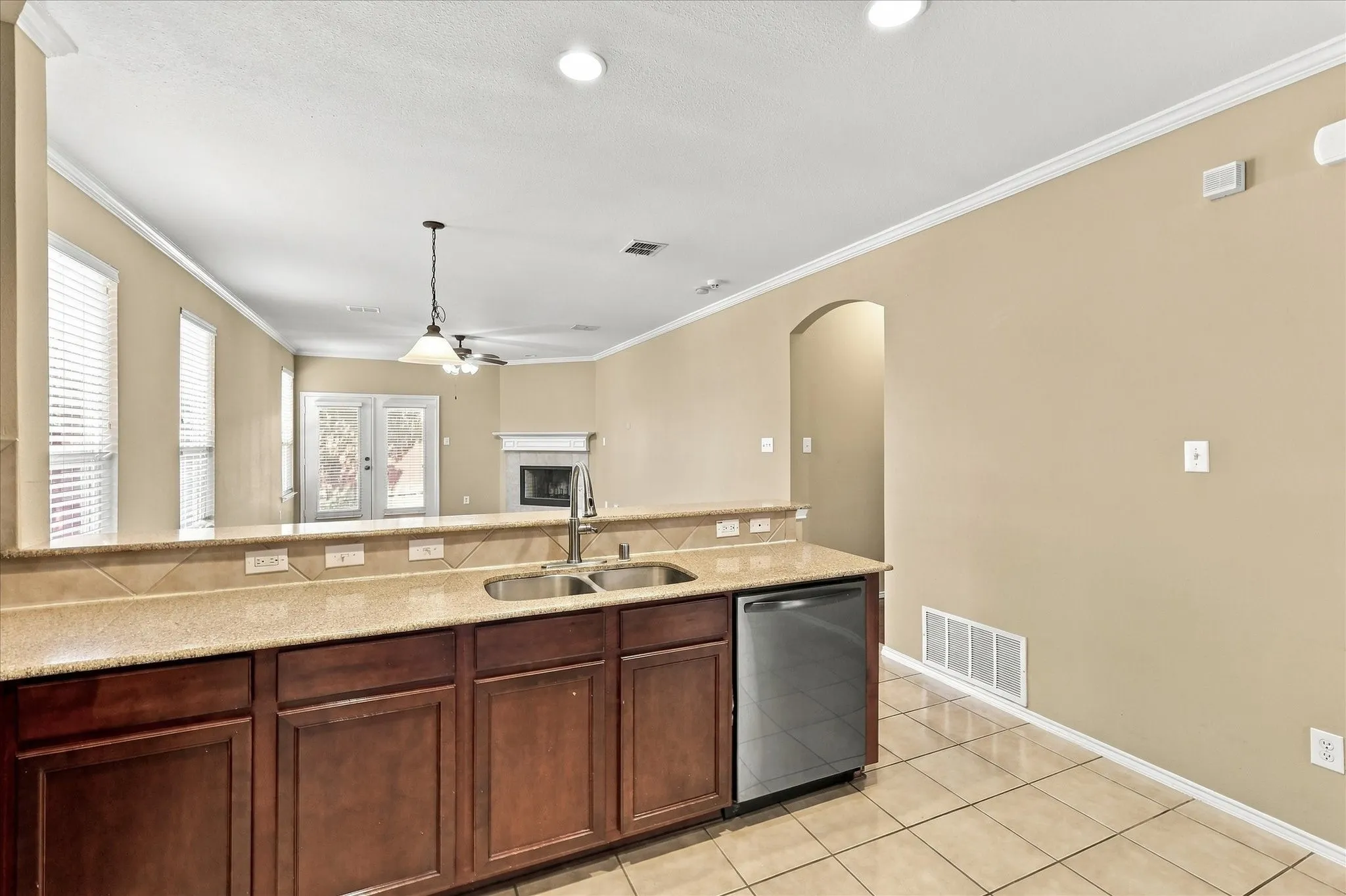 Single Family Residence For Rent in Collin County , 5832 Pebble Ridge Drive, Mc Kinney, Texas 75070, 3 Bedroom, 2 Bathroom, 2 Garage spaces, 2,098 Sqft, built in 2008, mls#21406938, Real Estate Agent in Mc Kinney, Homes For Rent in Collin county, Homes For Rent in Mc Kinney, Realtor in Mc Kinney Texas, Real Estate Brokerage Independent Realty Texas, Luminita Cordes Realtor
