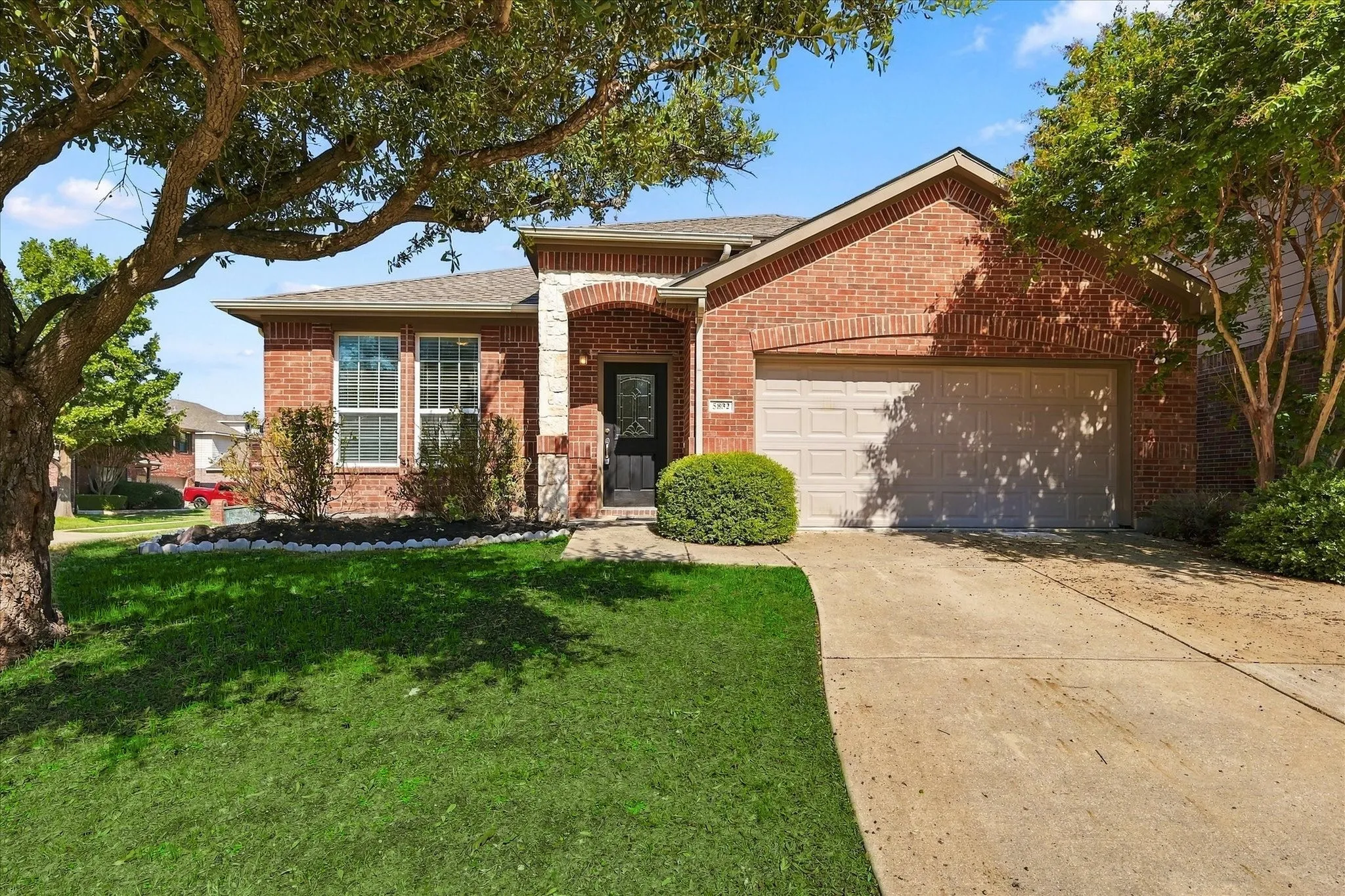 Single Family Residence For Rent in Collin County , 5832 Pebble Ridge Drive, Mc Kinney, Texas 75070, 3 Bedroom, 2 Bathroom, 2 Garage spaces, 2,098 Sqft, built in 2008, mls#21406938, Real Estate Agent in Mc Kinney, Homes For Rent in Collin county, Homes For Rent in Mc Kinney, Realtor in Mc Kinney Texas, Real Estate Brokerage Independent Realty Texas, Luminita Cordes Realtor