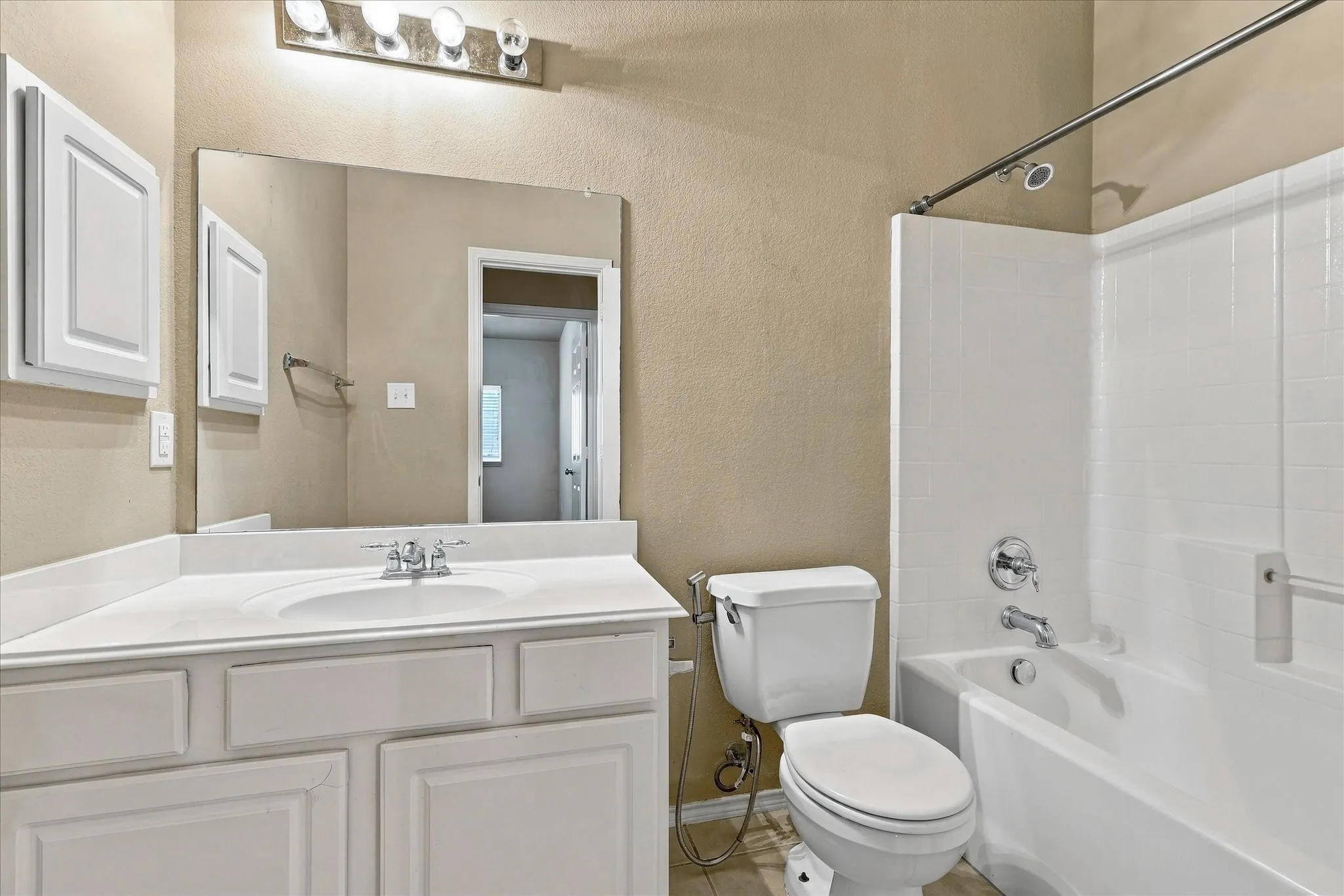 Single Family Residence For Rent in Collin County , 5832 Pebble Ridge Drive, Mc Kinney, Texas 75070, 3 Bedroom, 2 Bathroom, 2 Garage spaces, 2,098 Sqft, built in 2008, mls#21406938, Real Estate Agent in Mc Kinney, Homes For Rent in Collin county, Homes For Rent in Mc Kinney, Realtor in Mc Kinney Texas, Real Estate Brokerage Independent Realty Texas, Luminita Cordes Realtor