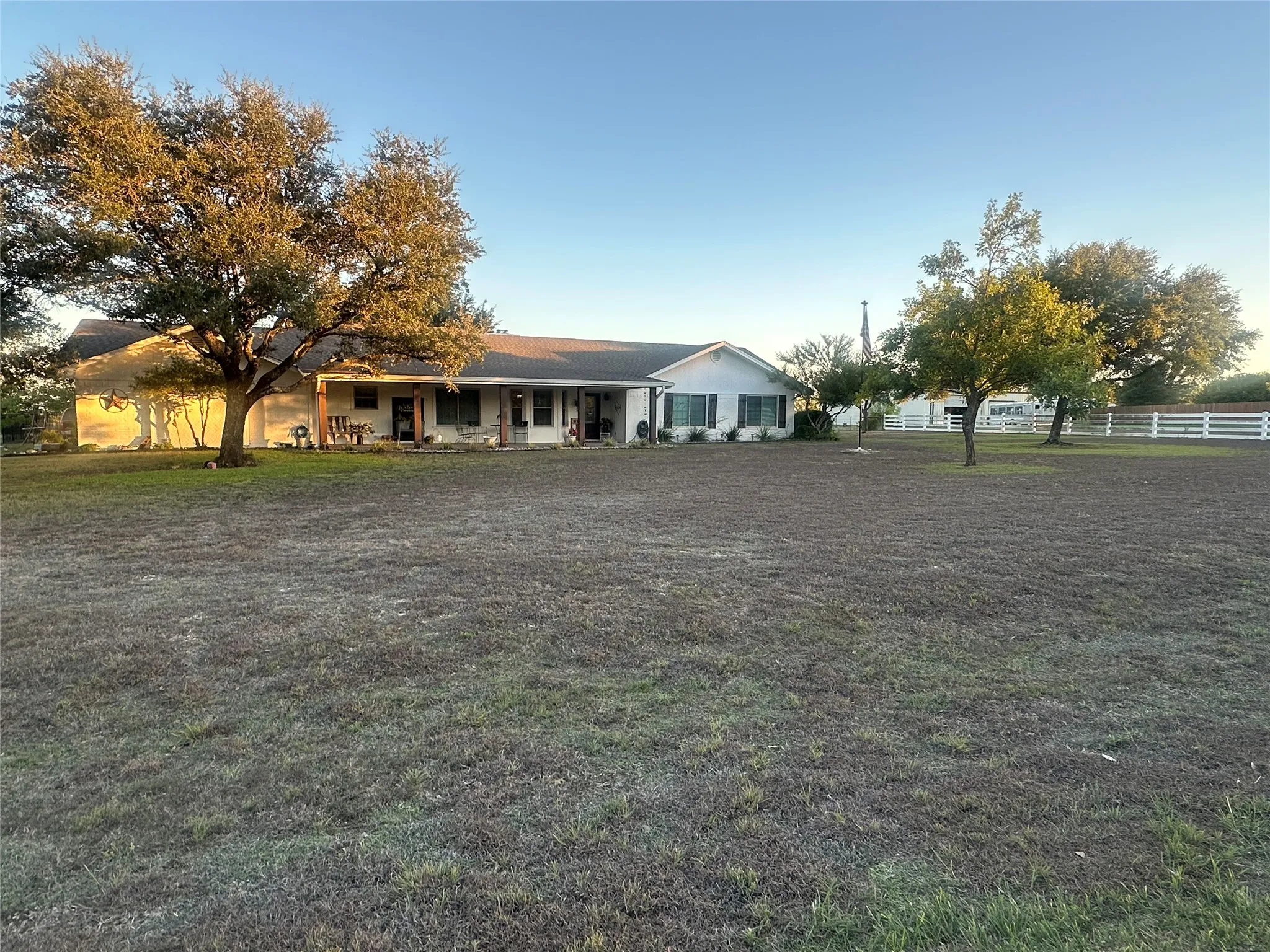 Single Family Residence For Sale in Mc Lennan County , 458 Mitchell Road, Lorena, Texas 76655, 3 Bedroom, 3 Bathroom, Garage spaces, 2,312 Sqft, built in 1983, mls#21406532, Real Estate Agent in Lorena, Homes For Sale in Mc Lennan county, Homes For Sale in Lorena, Realtor in Lorena Texas, Real Estate Brokerage Independent Realty Texas, Luminita Cordes Realtor