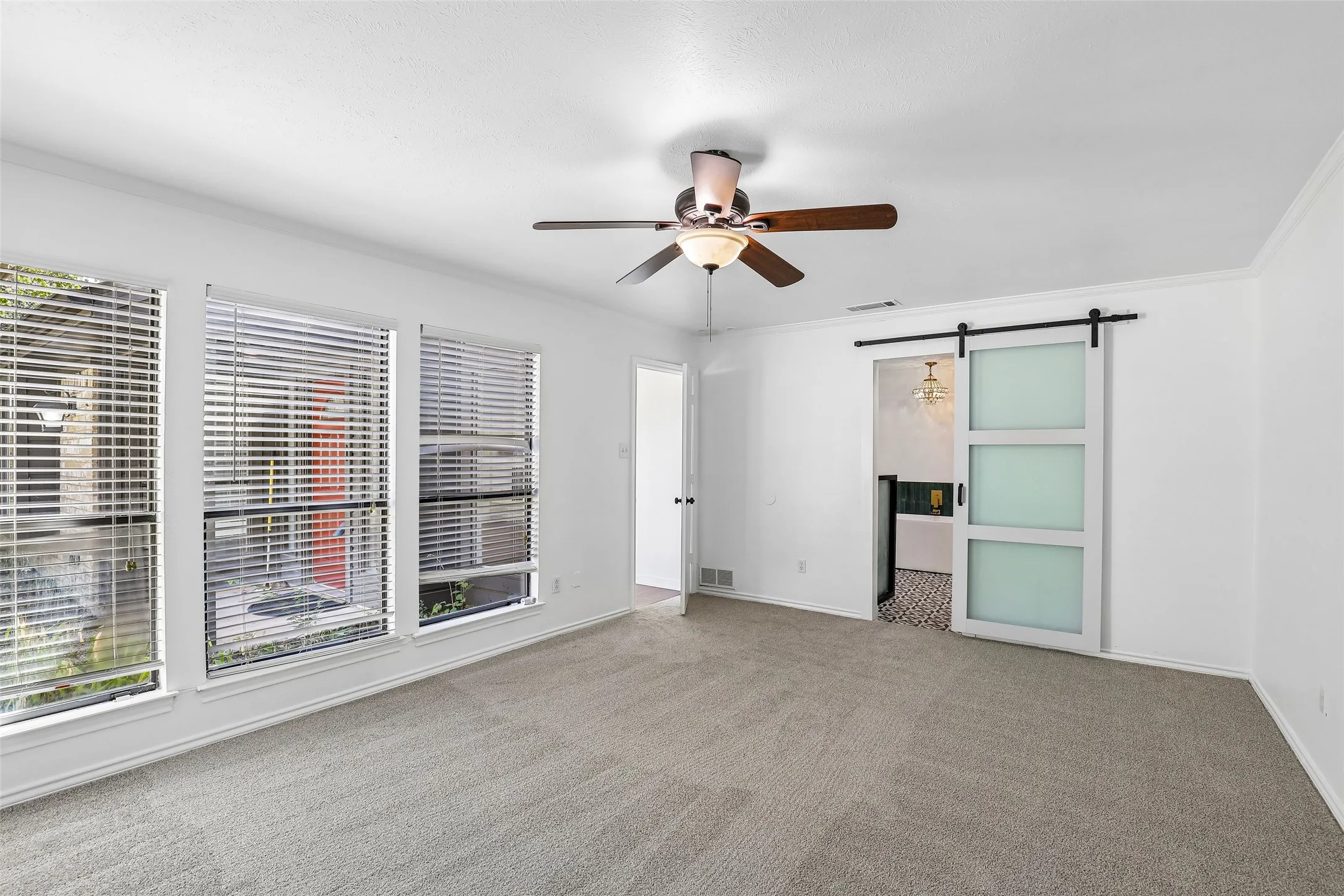 Single Family Residence For Sale in Dallas County , 6234 La Cosa Drive, Dallas, Texas 75248, 3 Bedroom, 3 Bathroom, 2 Garage spaces, 2,480 Sqft, built in 1979, mls#21404759, Real Estate Agent in Dallas, Homes For Sale in Dallas county, Homes For Sale in Dallas, Realtor in Dallas Texas, Real Estate Brokerage Independent Realty Texas, Luminita Cordes Realtor