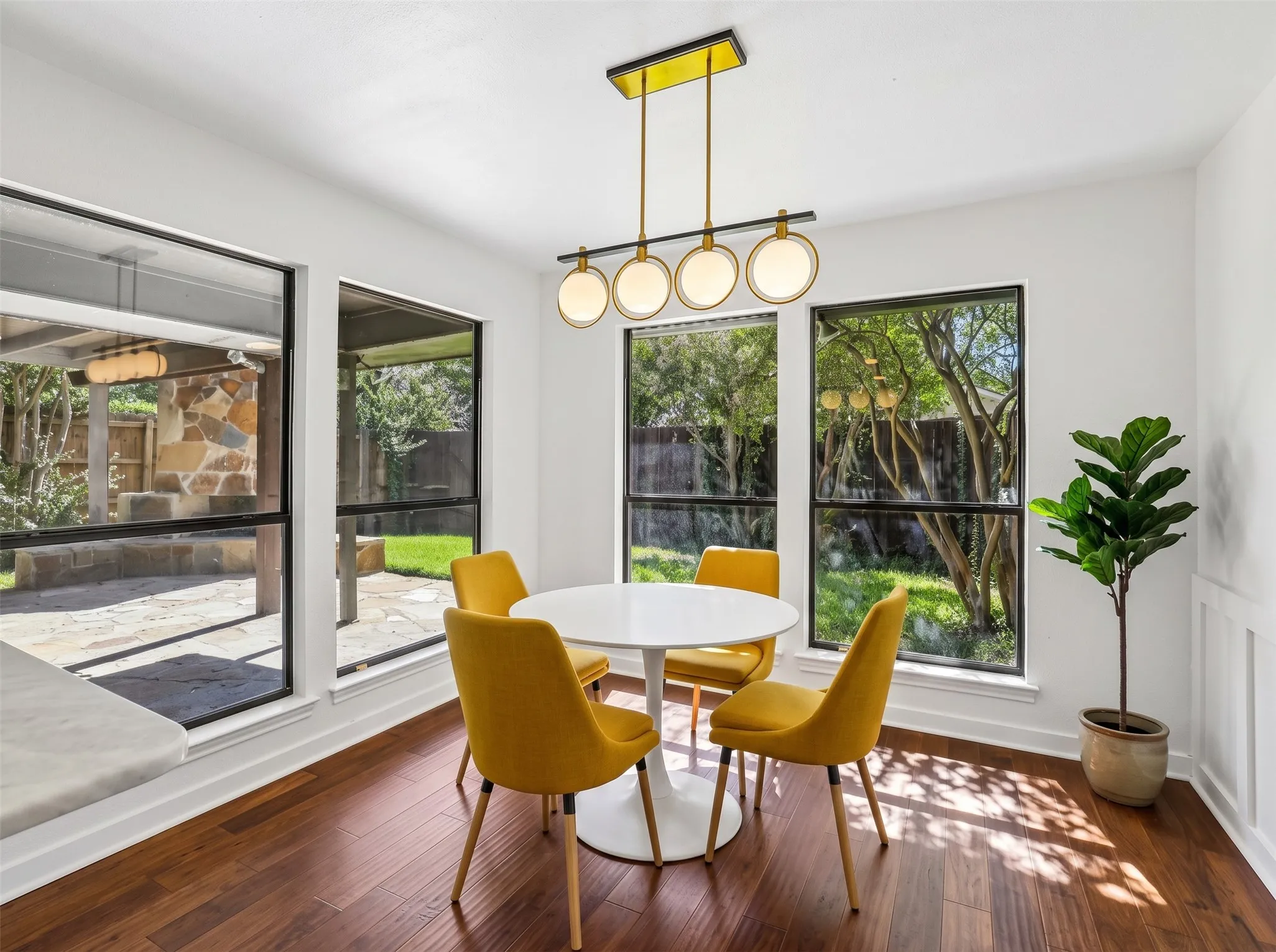 Virtually Staged Breakfast Nook