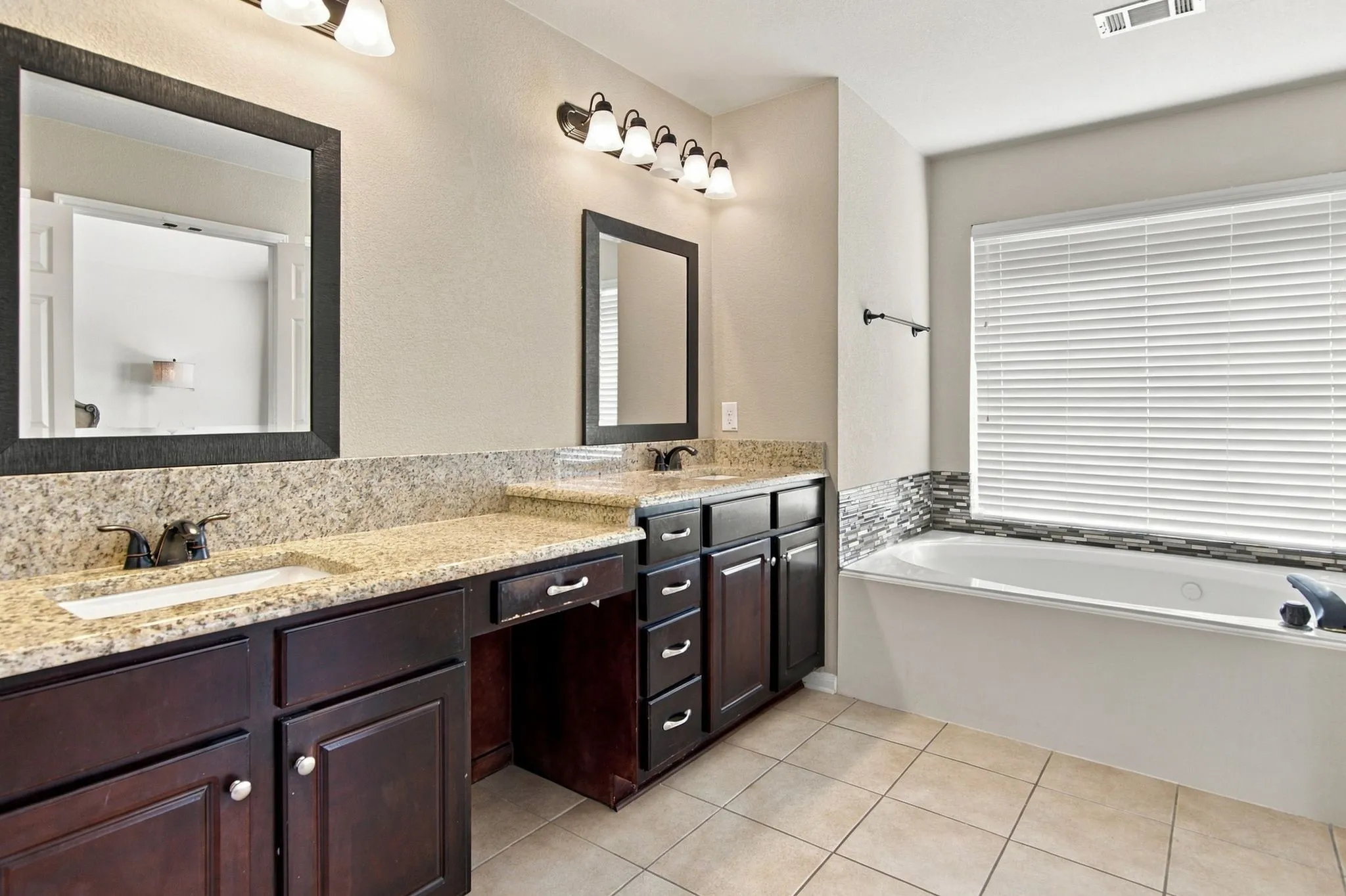 Single Family Residence For Sale in Tarrant County , 1613 Scot Lane, Keller, Texas 76248, 4 Bedroom, 3 Bathroom, 2 Garage spaces, 2,658 Sqft, built in 1994, mls#21407363, Real Estate Agent in Keller, Homes For Sale in Tarrant county, Homes For Sale in Keller, Realtor in Keller Texas, Real Estate Brokerage Independent Realty Texas, Luminita Cordes Realtor