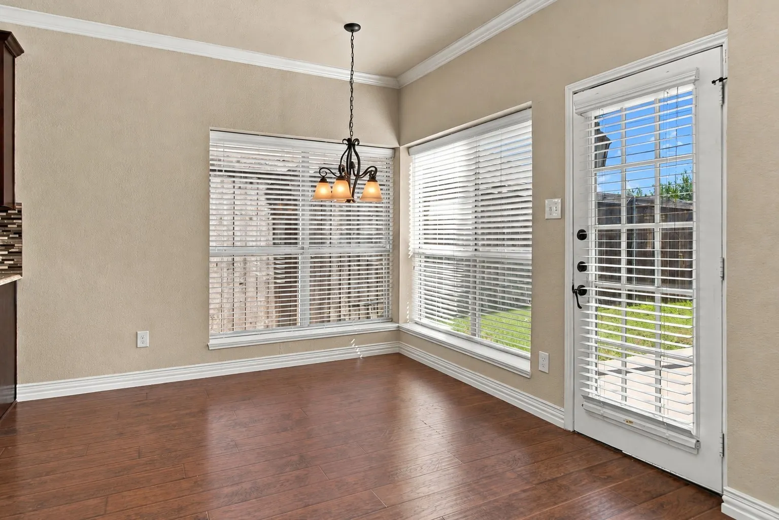 Single Family Residence For Sale in Tarrant County , 1613 Scot Lane, Keller, Texas 76248, 4 Bedroom, 3 Bathroom, 2 Garage spaces, 2,658 Sqft, built in 1994, mls#21407363, Real Estate Agent in Keller, Homes For Sale in Tarrant county, Homes For Sale in Keller, Realtor in Keller Texas, Real Estate Brokerage Independent Realty Texas, Luminita Cordes Realtor