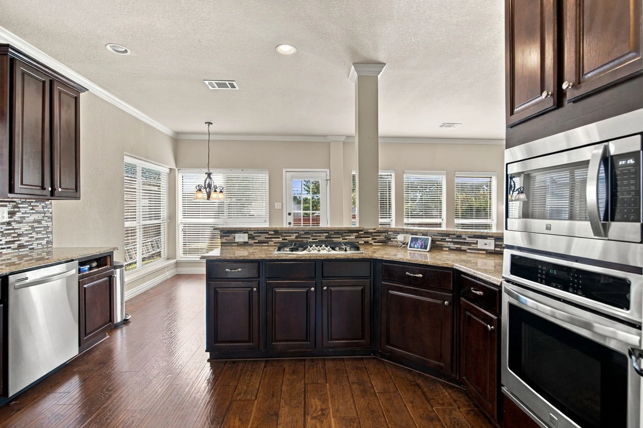 Single Family Residence For Sale in Tarrant County , 1613 Scot Lane, Keller, Texas 76248, 4 Bedroom, 3 Bathroom, 2 Garage spaces, 2,658 Sqft, built in 1994, mls#21407363, Real Estate Agent in Keller, Homes For Sale in Tarrant county, Homes For Sale in Keller, Realtor in Keller Texas, Real Estate Brokerage Independent Realty Texas, Luminita Cordes Realtor