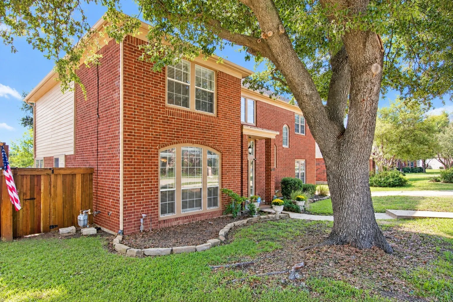 Single Family Residence For Sale in Tarrant County , 1613 Scot Lane, Keller, Texas 76248, 4 Bedroom, 3 Bathroom, 2 Garage spaces, 2,658 Sqft, built in 1994, mls#21407363, Real Estate Agent in Keller, Homes For Sale in Tarrant county, Homes For Sale in Keller, Realtor in Keller Texas, Real Estate Brokerage Independent Realty Texas, Luminita Cordes Realtor
