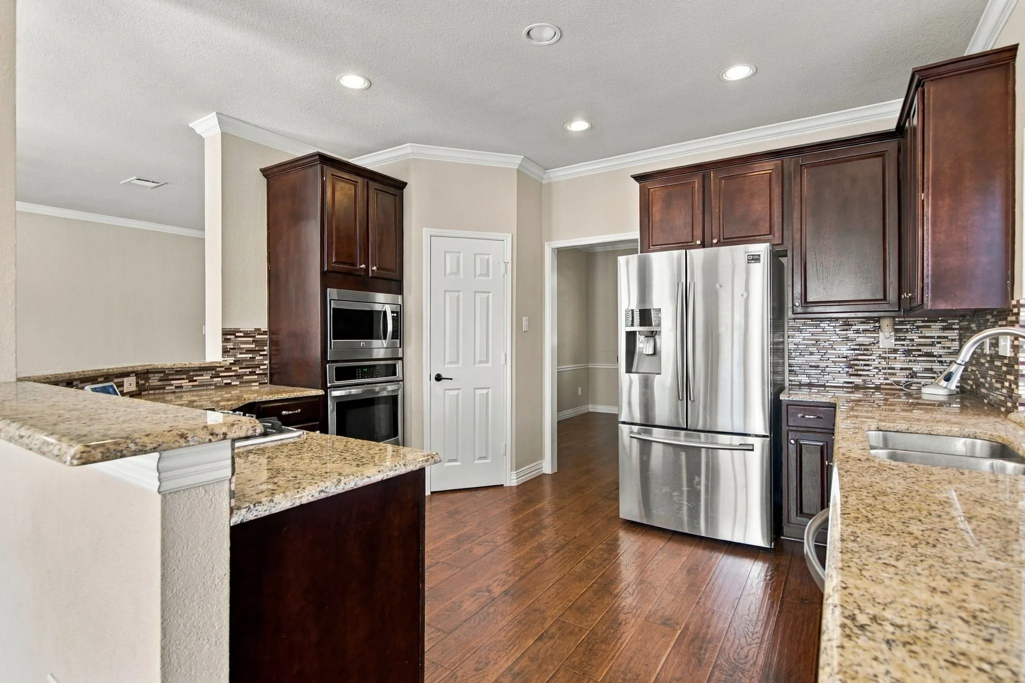 Single Family Residence For Sale in Tarrant County , 1613 Scot Lane, Keller, Texas 76248, 4 Bedroom, 3 Bathroom, 2 Garage spaces, 2,658 Sqft, built in 1994, mls#21407363, Real Estate Agent in Keller, Homes For Sale in Tarrant county, Homes For Sale in Keller, Realtor in Keller Texas, Real Estate Brokerage Independent Realty Texas, Luminita Cordes Realtor