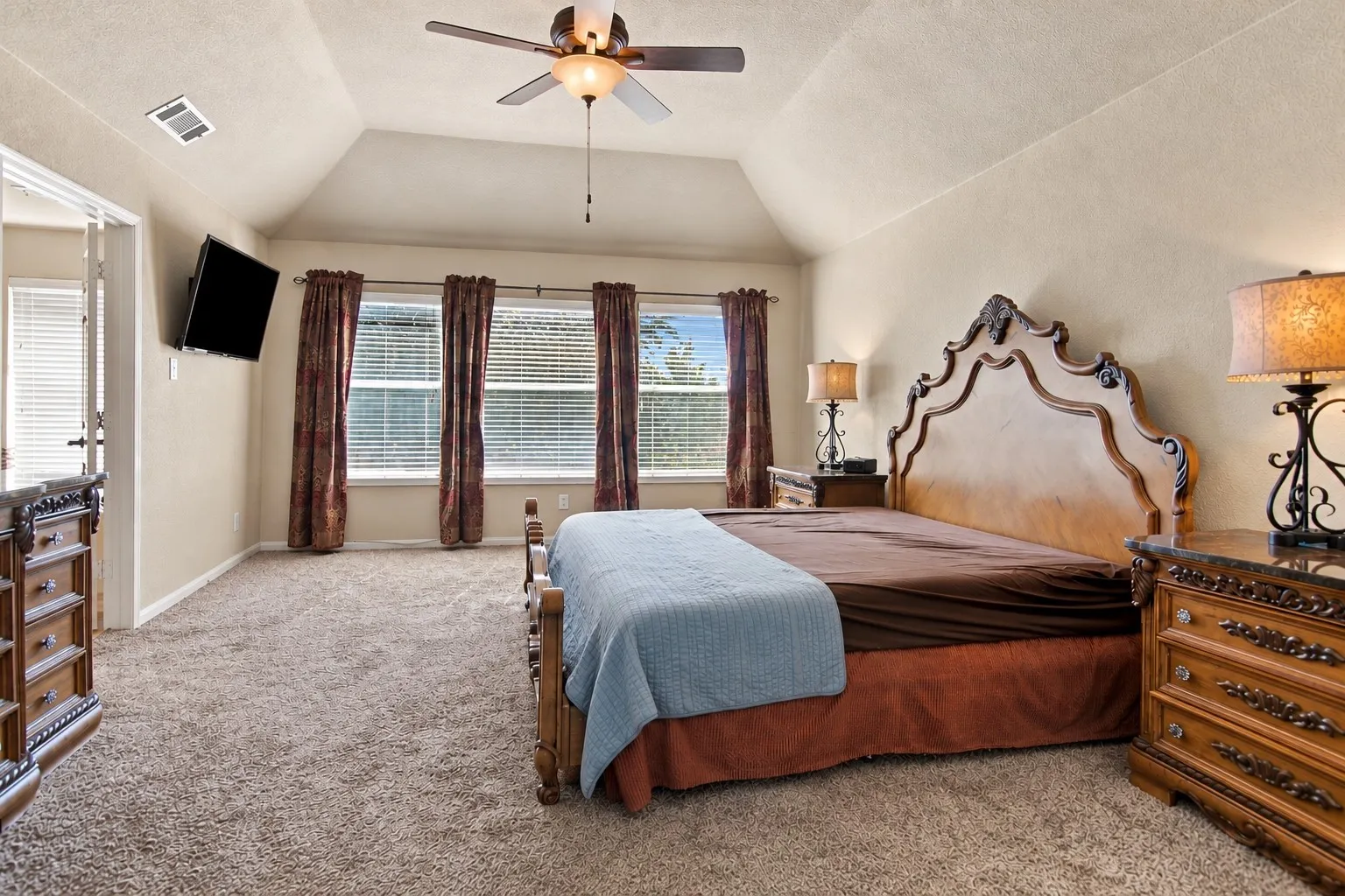 Single Family Residence For Sale in Tarrant County , 1613 Scot Lane, Keller, Texas 76248, 4 Bedroom, 3 Bathroom, 2 Garage spaces, 2,658 Sqft, built in 1994, mls#21407363, Real Estate Agent in Keller, Homes For Sale in Tarrant county, Homes For Sale in Keller, Realtor in Keller Texas, Real Estate Brokerage Independent Realty Texas, Luminita Cordes Realtor
