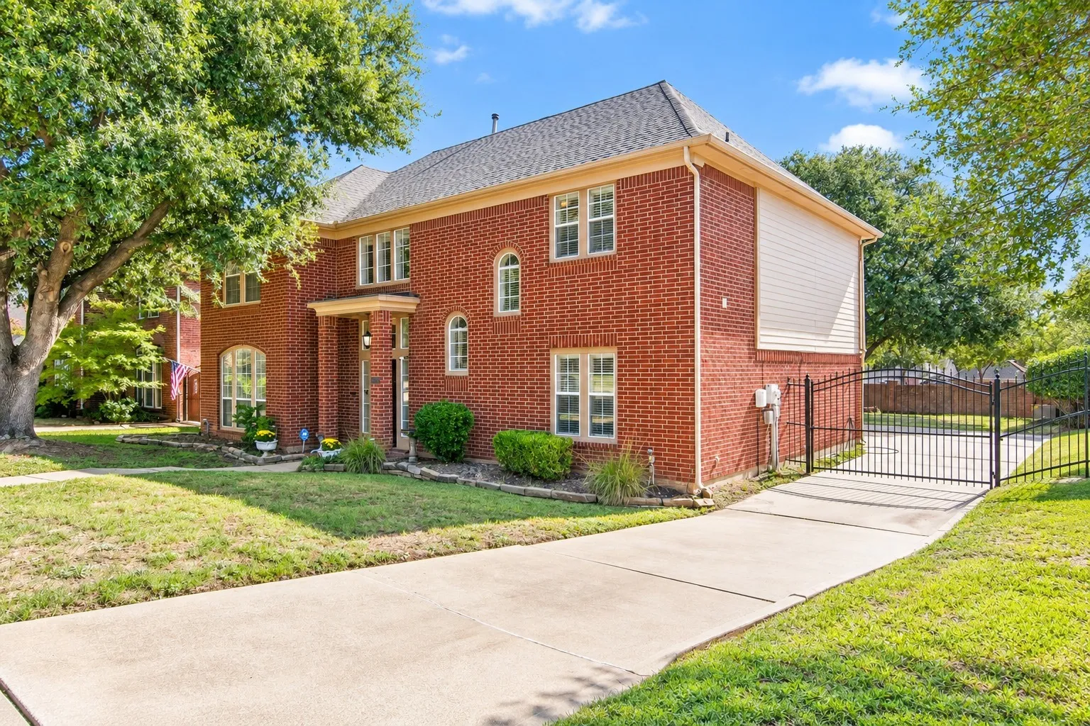 Single Family Residence For Sale in Tarrant County , 1613 Scot Lane, Keller, Texas 76248, 4 Bedroom, 3 Bathroom, 2 Garage spaces, 2,658 Sqft, built in 1994, mls#21407363, Real Estate Agent in Keller, Homes For Sale in Tarrant county, Homes For Sale in Keller, Realtor in Keller Texas, Real Estate Brokerage Independent Realty Texas, Luminita Cordes Realtor