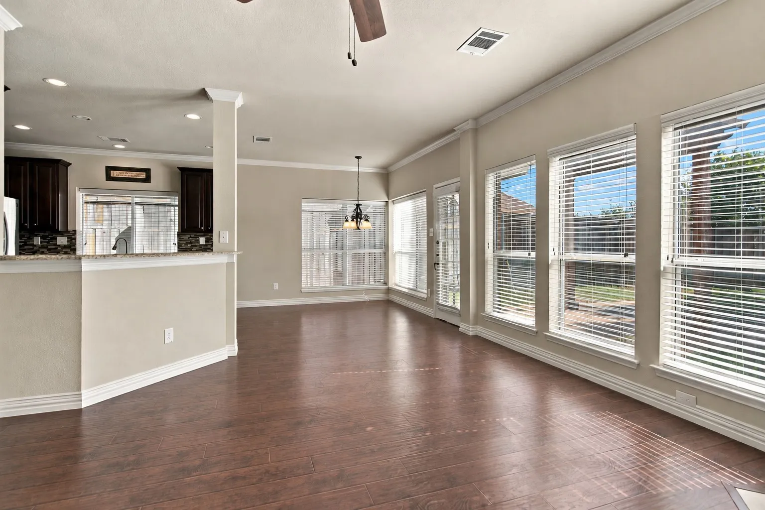 Single Family Residence For Sale in Tarrant County , 1613 Scot Lane, Keller, Texas 76248, 4 Bedroom, 3 Bathroom, 2 Garage spaces, 2,658 Sqft, built in 1994, mls#21407363, Real Estate Agent in Keller, Homes For Sale in Tarrant county, Homes For Sale in Keller, Realtor in Keller Texas, Real Estate Brokerage Independent Realty Texas, Luminita Cordes Realtor