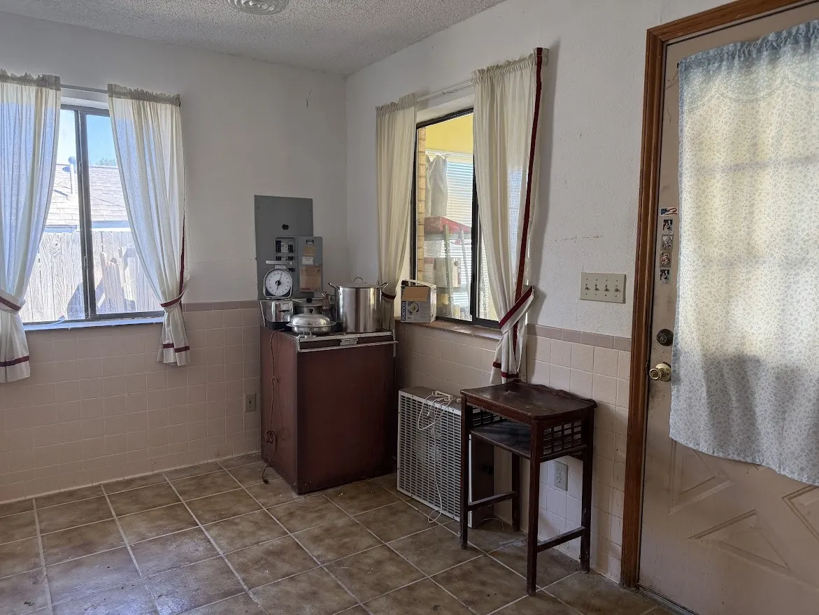 Breakfast area with door to mudroom