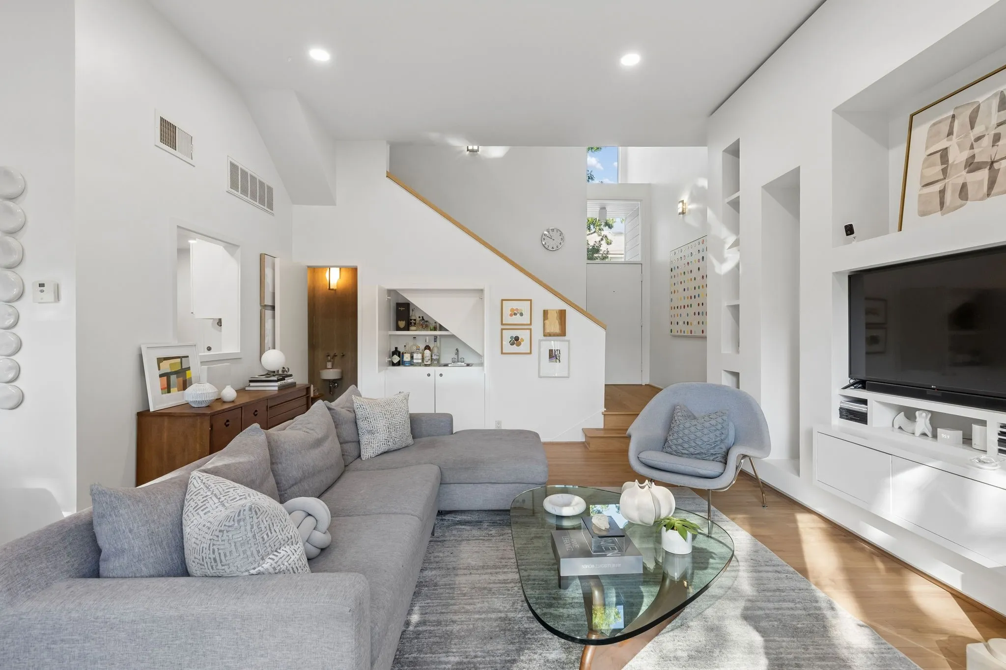 Condominium For Sale in Dallas County , 5990 Lindenshire Lane 121, Dallas, Texas 75230, 2 Bedroom, 3 Bathroom, 2 Garage spaces, 1,408 Sqft, built in 1984, mls#21407387, Real Estate Agent in Dallas, Homes For Sale in Dallas county, Homes For Sale in Dallas, Realtor in Dallas Texas, Real Estate Brokerage Independent Realty Texas, Luminita Cordes Realtor