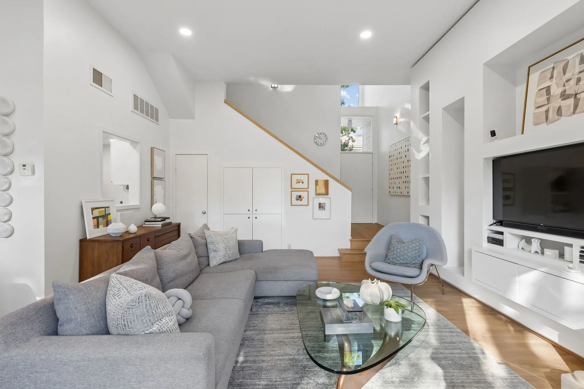 Condominium For Sale in Dallas County , 5990 Lindenshire Lane 121, Dallas, Texas 75230, 2 Bedroom, 3 Bathroom, 2 Garage spaces, 1,408 Sqft, built in 1984, mls#21407387, Real Estate Agent in Dallas, Homes For Sale in Dallas county, Homes For Sale in Dallas, Realtor in Dallas Texas, Real Estate Brokerage Independent Realty Texas, Luminita Cordes Realtor