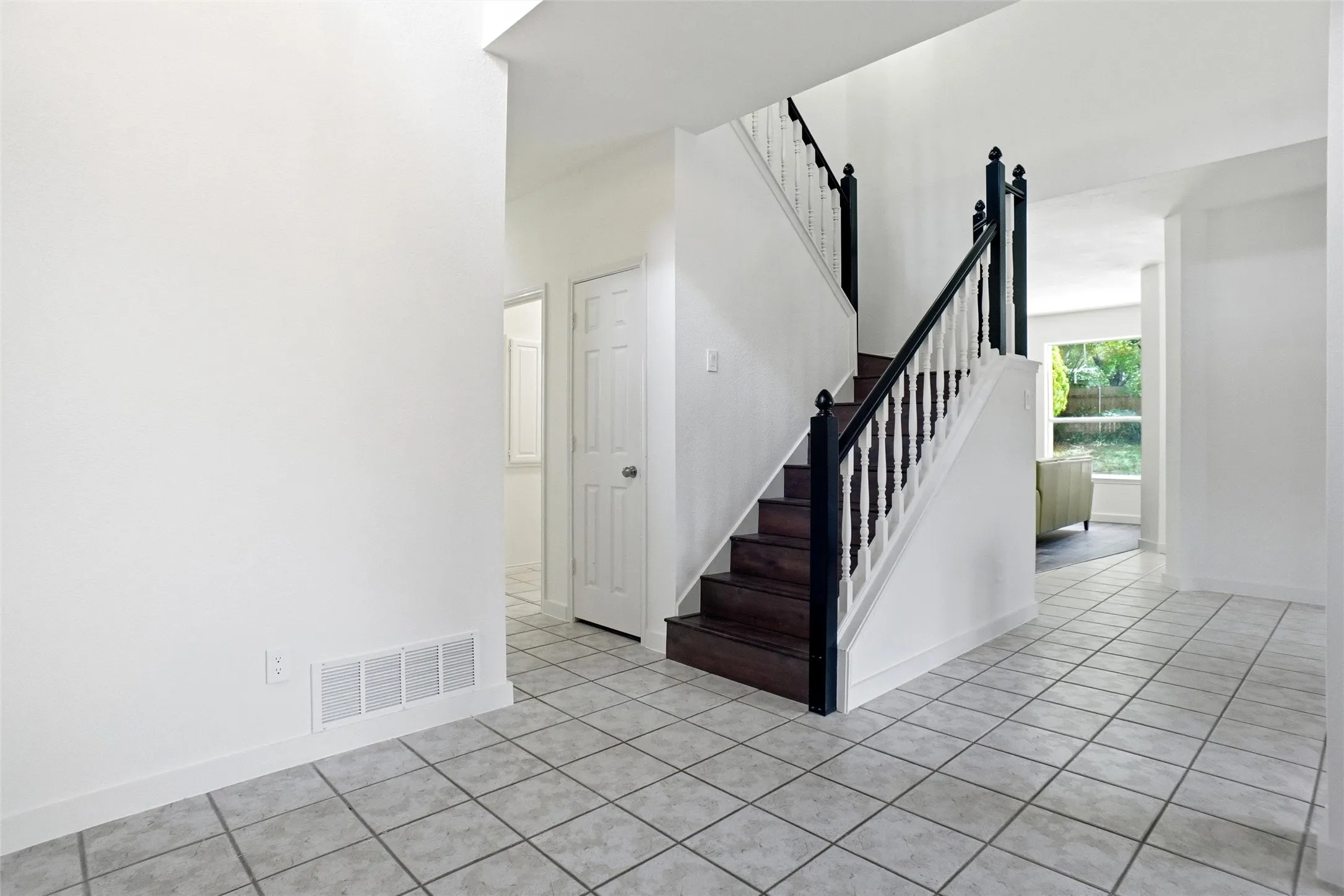 Single Family Residence For Sale in Denton County , 5308 Summerfields Drive, Flower Mound, Texas 75028, 4 Bedroom, 3 Bathroom, 2 Garage spaces, 3,578 Sqft, built in 1989, mls#21407165, Real Estate Agent in Flower Mound, Homes For Sale in Denton county, Homes For Sale in Flower Mound, Realtor in Flower Mound Texas, Real Estate Brokerage Independent Realty Texas, Luminita Cordes Realtor