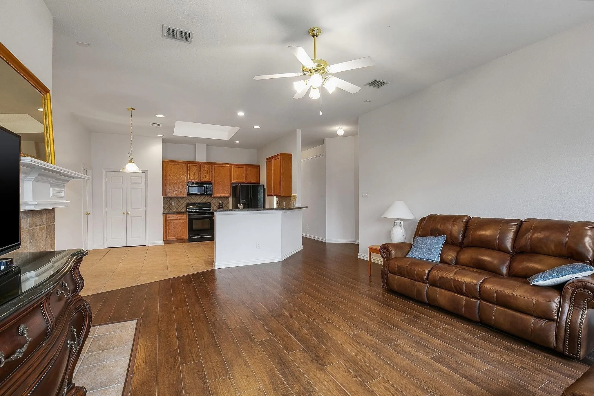 Single Family Residence For Rent in Collin County , 3404 Oleander Drive, Wylie, Texas 75098, 3 Bedroom, 2 Bathroom, 2 Garage spaces, 1,979 Sqft, built in 2002, mls#21407485, Real Estate Agent in Wylie, Homes For Rent in Collin county, Homes For Rent in Wylie, Realtor in Wylie Texas, Real Estate Brokerage Independent Realty Texas, Luminita Cordes Realtor