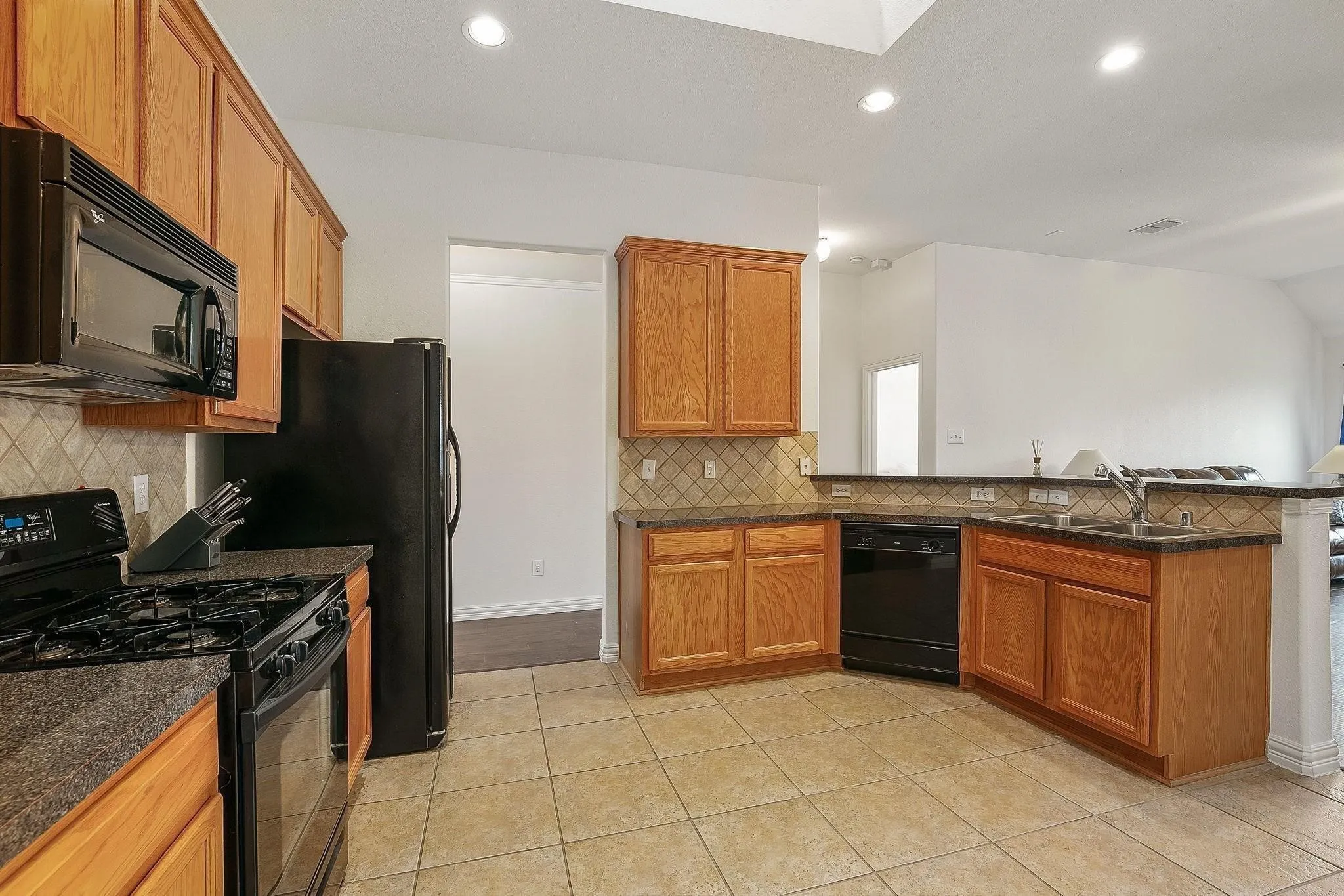 Single Family Residence For Rent in Collin County , 3404 Oleander Drive, Wylie, Texas 75098, 3 Bedroom, 2 Bathroom, 2 Garage spaces, 1,979 Sqft, built in 2002, mls#21407485, Real Estate Agent in Wylie, Homes For Rent in Collin county, Homes For Rent in Wylie, Realtor in Wylie Texas, Real Estate Brokerage Independent Realty Texas, Luminita Cordes Realtor