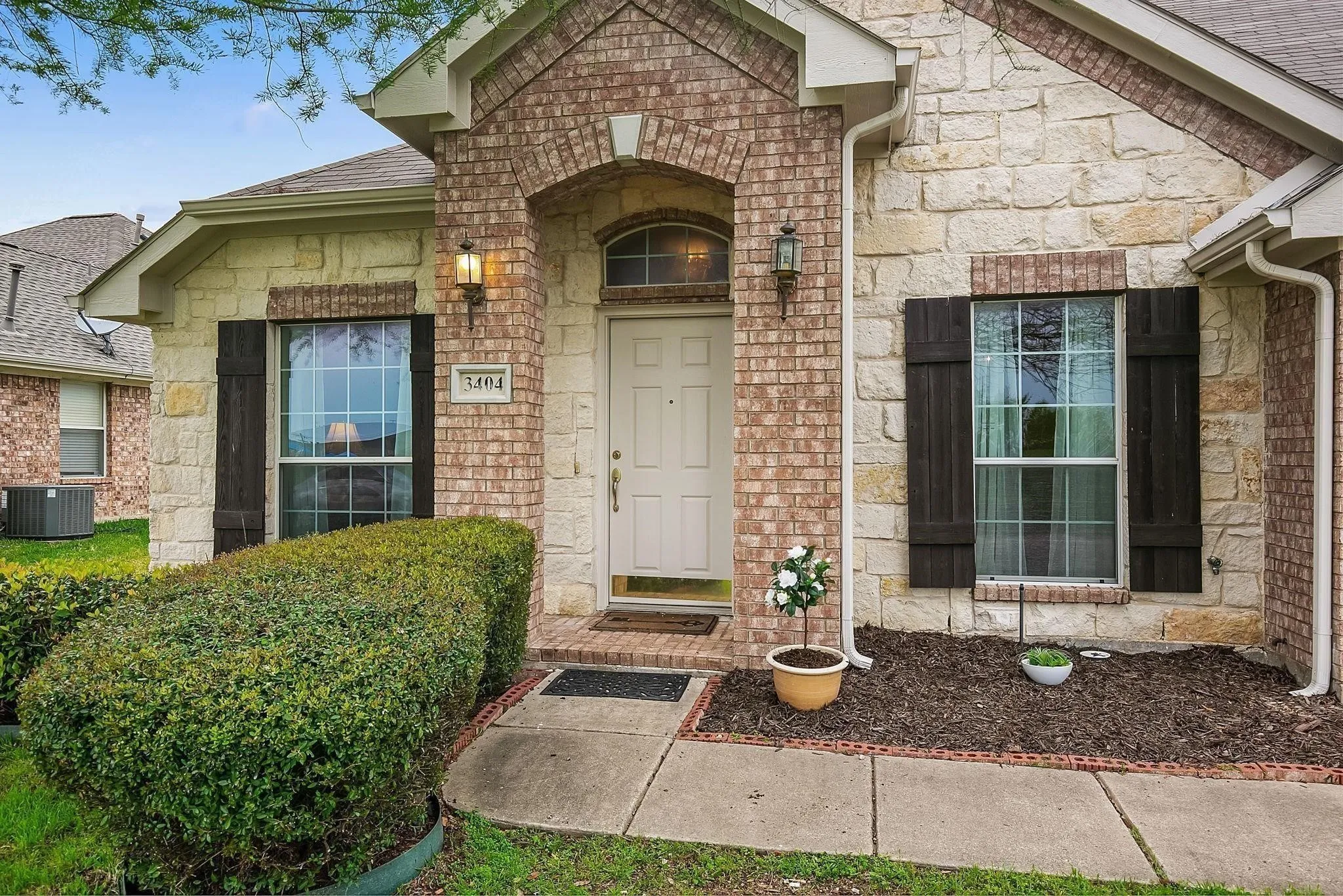 Single Family Residence For Rent in Collin County , 3404 Oleander Drive, Wylie, Texas 75098, 3 Bedroom, 2 Bathroom, 2 Garage spaces, 1,979 Sqft, built in 2002, mls#21407485, Real Estate Agent in Wylie, Homes For Rent in Collin county, Homes For Rent in Wylie, Realtor in Wylie Texas, Real Estate Brokerage Independent Realty Texas, Luminita Cordes Realtor