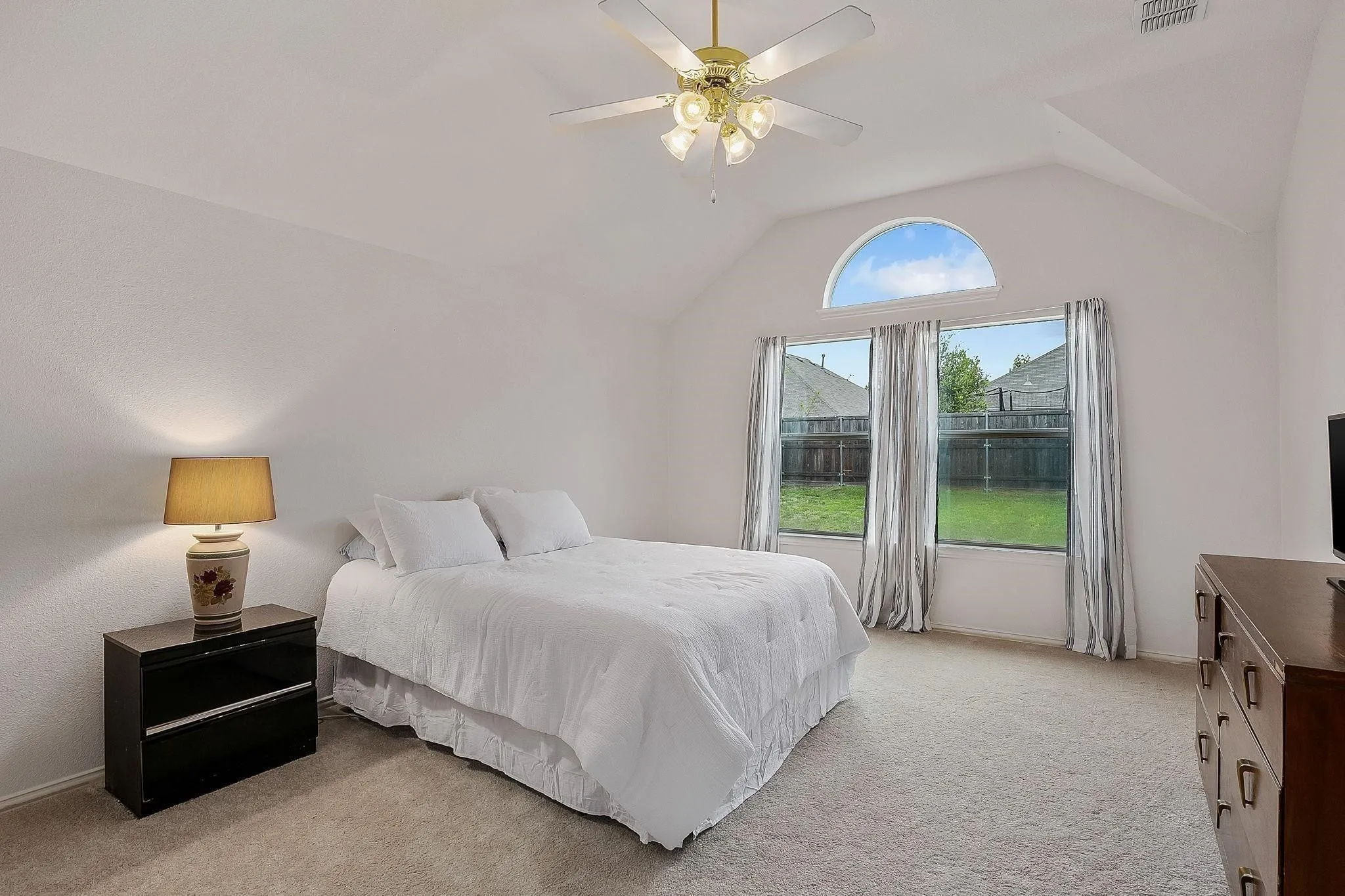 Single Family Residence For Rent in Collin County , 3404 Oleander Drive, Wylie, Texas 75098, 3 Bedroom, 2 Bathroom, 2 Garage spaces, 1,979 Sqft, built in 2002, mls#21407485, Real Estate Agent in Wylie, Homes For Rent in Collin county, Homes For Rent in Wylie, Realtor in Wylie Texas, Real Estate Brokerage Independent Realty Texas, Luminita Cordes Realtor