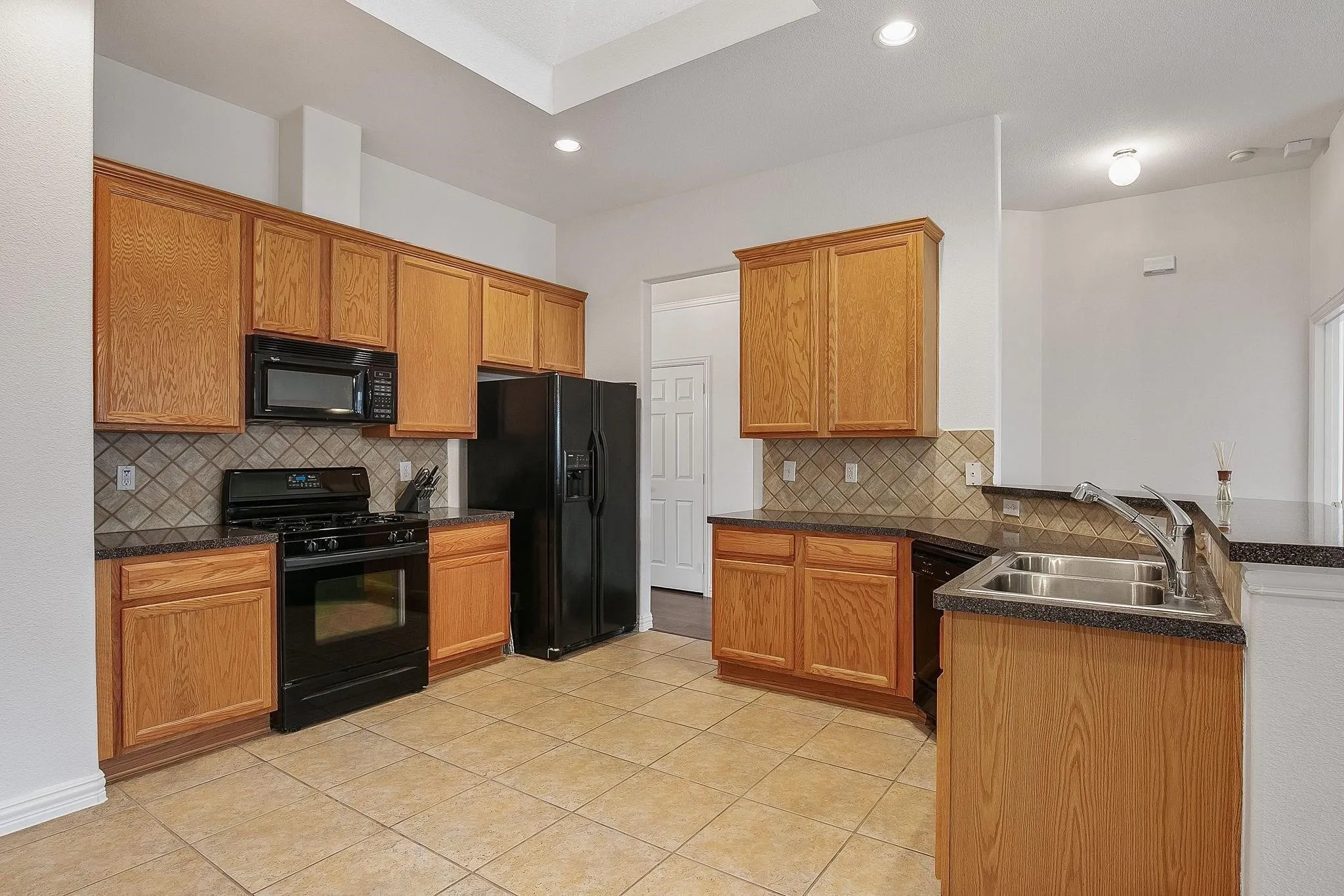 Single Family Residence For Rent in Collin County , 3404 Oleander Drive, Wylie, Texas 75098, 3 Bedroom, 2 Bathroom, 2 Garage spaces, 1,979 Sqft, built in 2002, mls#21407485, Real Estate Agent in Wylie, Homes For Rent in Collin county, Homes For Rent in Wylie, Realtor in Wylie Texas, Real Estate Brokerage Independent Realty Texas, Luminita Cordes Realtor