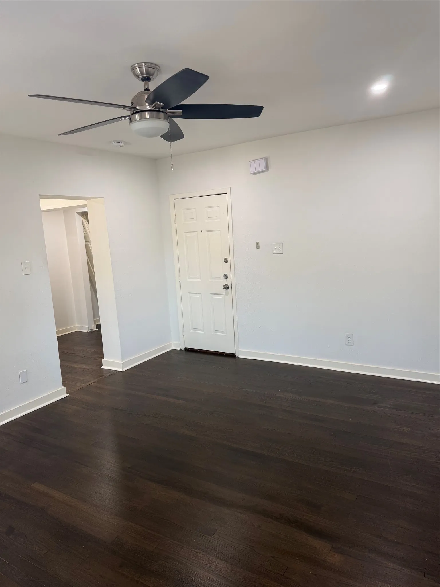 Apartment For Rent in Dallas County , 3929 Gilbert Avenue 5, Dallas, Texas 75219, 1 Bedroom, 1 Bathroom, Garage spaces, 600 Sqft, built in 1940, mls#21407486, Real Estate Agent in Dallas, Homes For Rent in Dallas county, Homes For Rent in Dallas, Realtor in Dallas Texas, Real Estate Brokerage Independent Realty Texas, Luminita Cordes Realtor