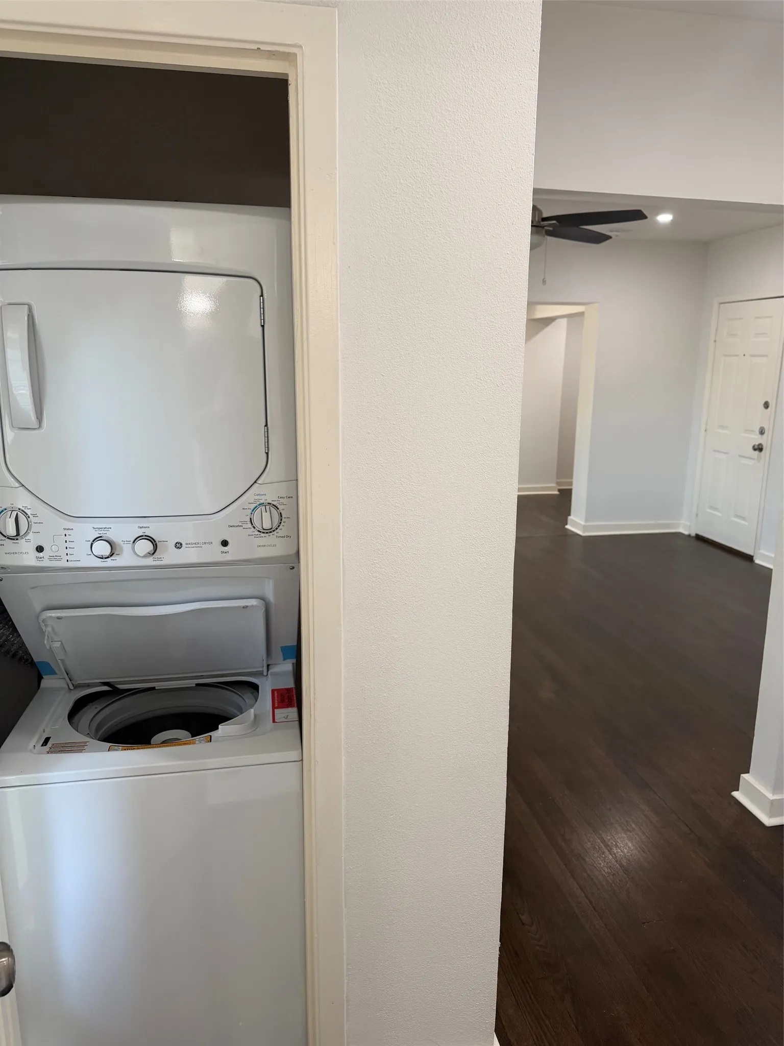 Apartment For Rent in Dallas County , 3929 Gilbert Avenue 5, Dallas, Texas 75219, 1 Bedroom, 1 Bathroom, Garage spaces, 600 Sqft, built in 1940, mls#21407486, Real Estate Agent in Dallas, Homes For Rent in Dallas county, Homes For Rent in Dallas, Realtor in Dallas Texas, Real Estate Brokerage Independent Realty Texas, Luminita Cordes Realtor