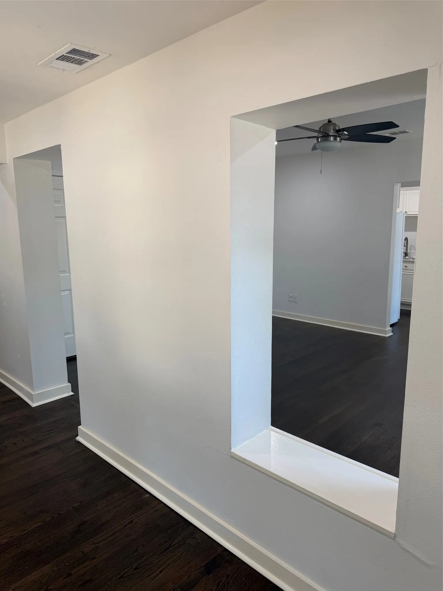 Apartment For Rent in Dallas County , 3929 Gilbert Avenue 5, Dallas, Texas 75219, 1 Bedroom, 1 Bathroom, Garage spaces, 600 Sqft, built in 1940, mls#21407486, Real Estate Agent in Dallas, Homes For Rent in Dallas county, Homes For Rent in Dallas, Realtor in Dallas Texas, Real Estate Brokerage Independent Realty Texas, Luminita Cordes Realtor